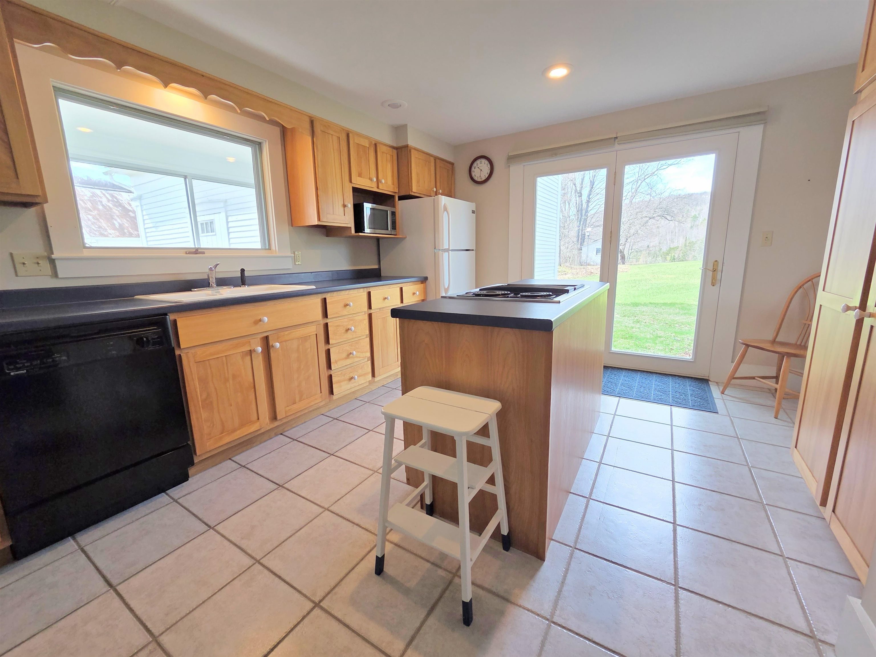 717 Remick Road Property Photo 5