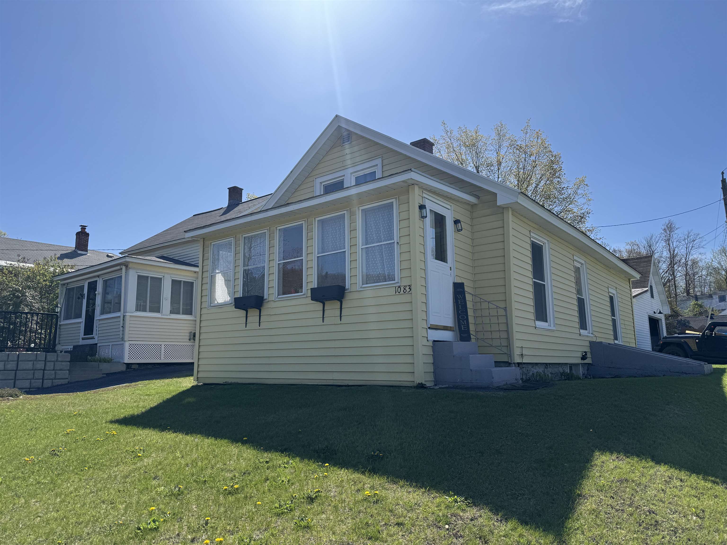 1083 Main Street Property Photo 1