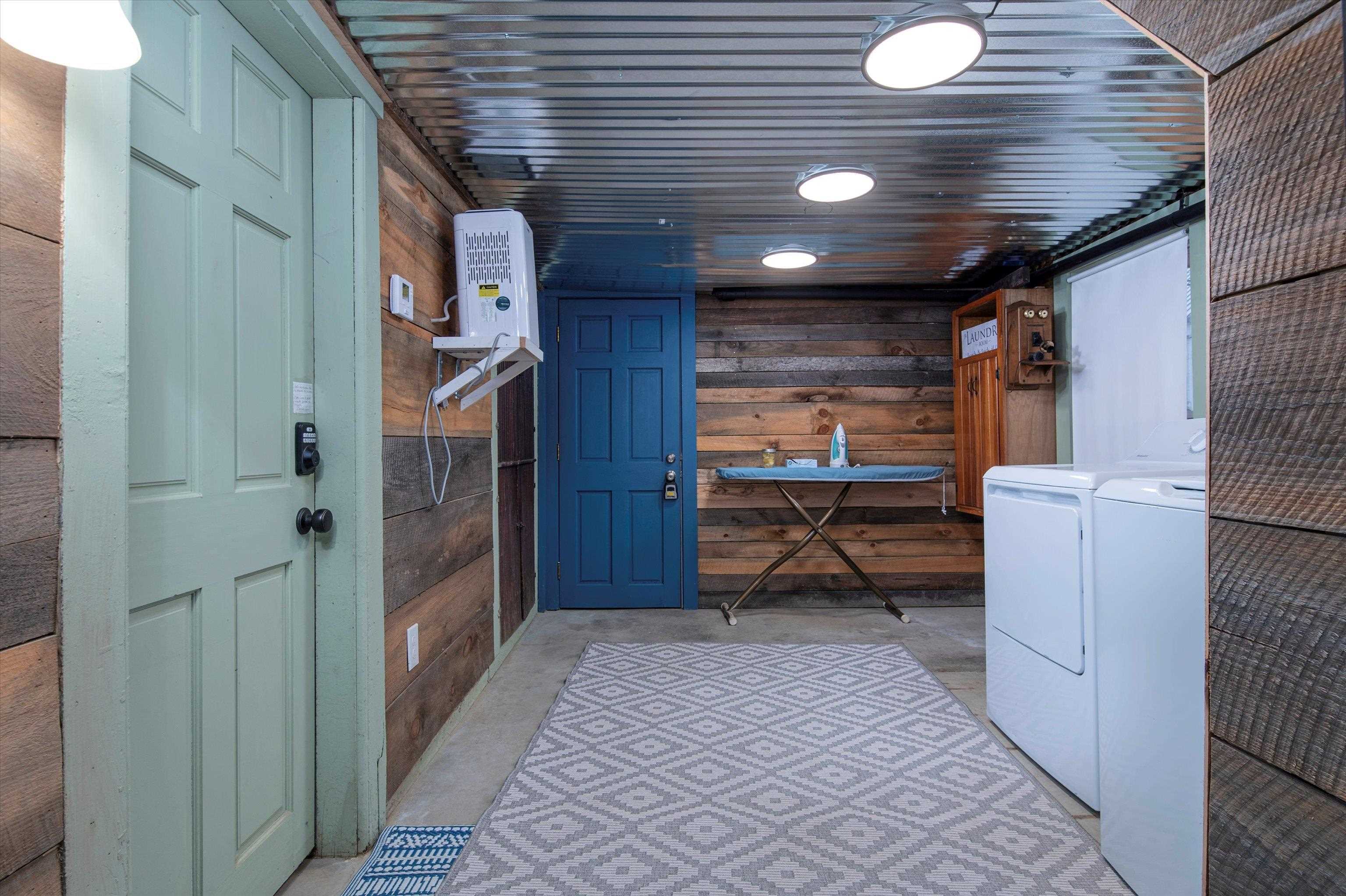 663 Depot Street Property Photo 4