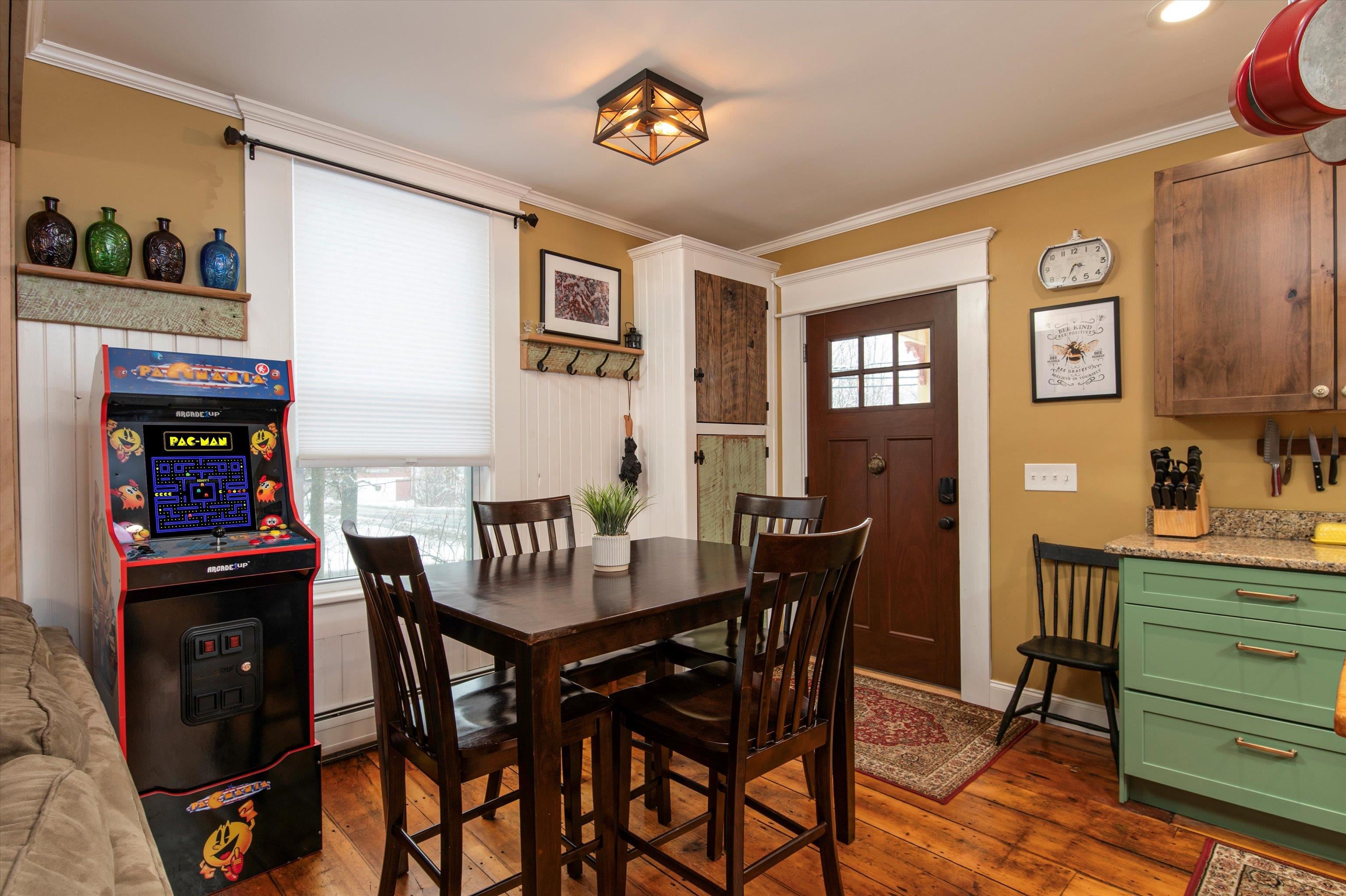 663 Depot Street Property Photo 16