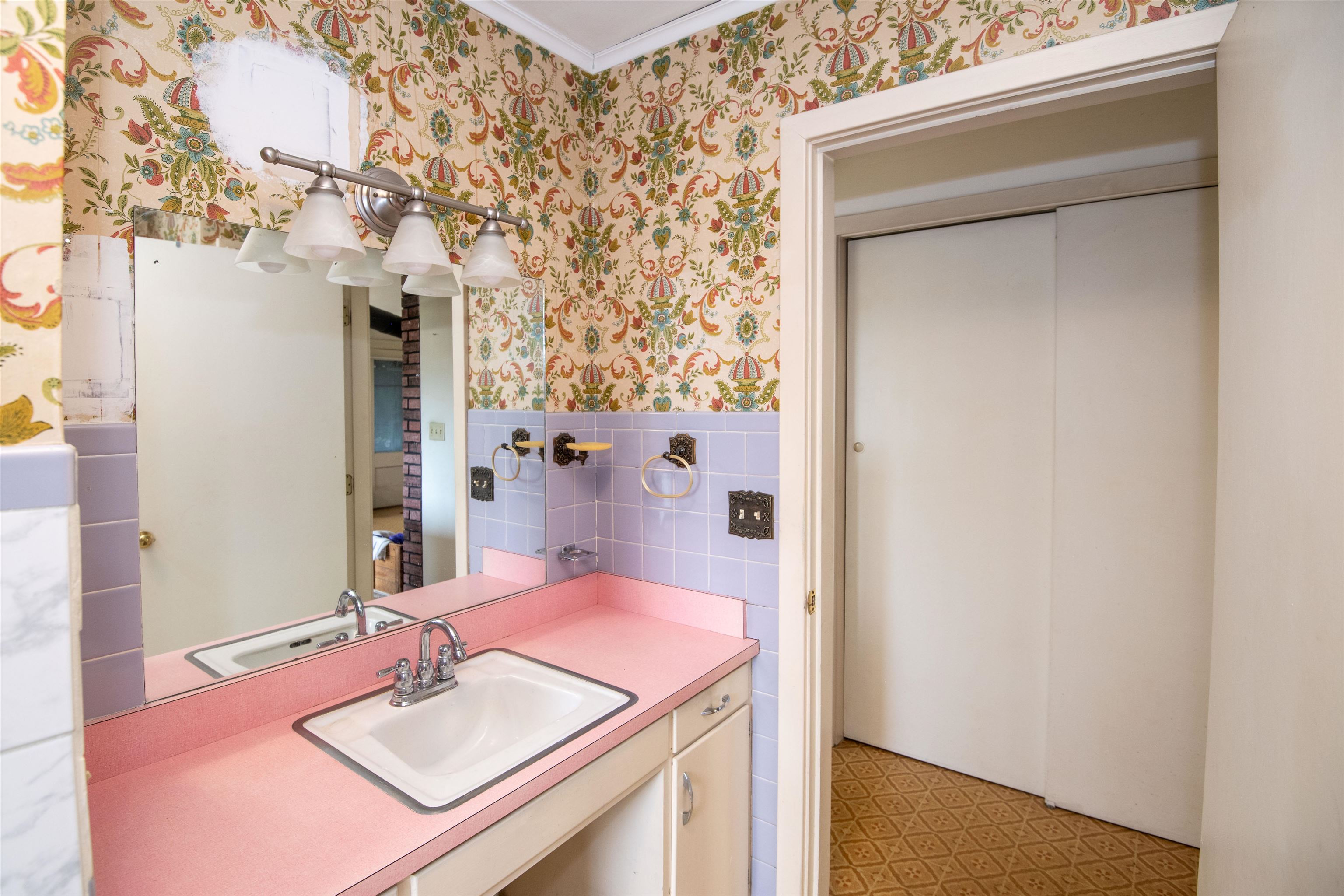 341 Tremont Street Property Photo 19