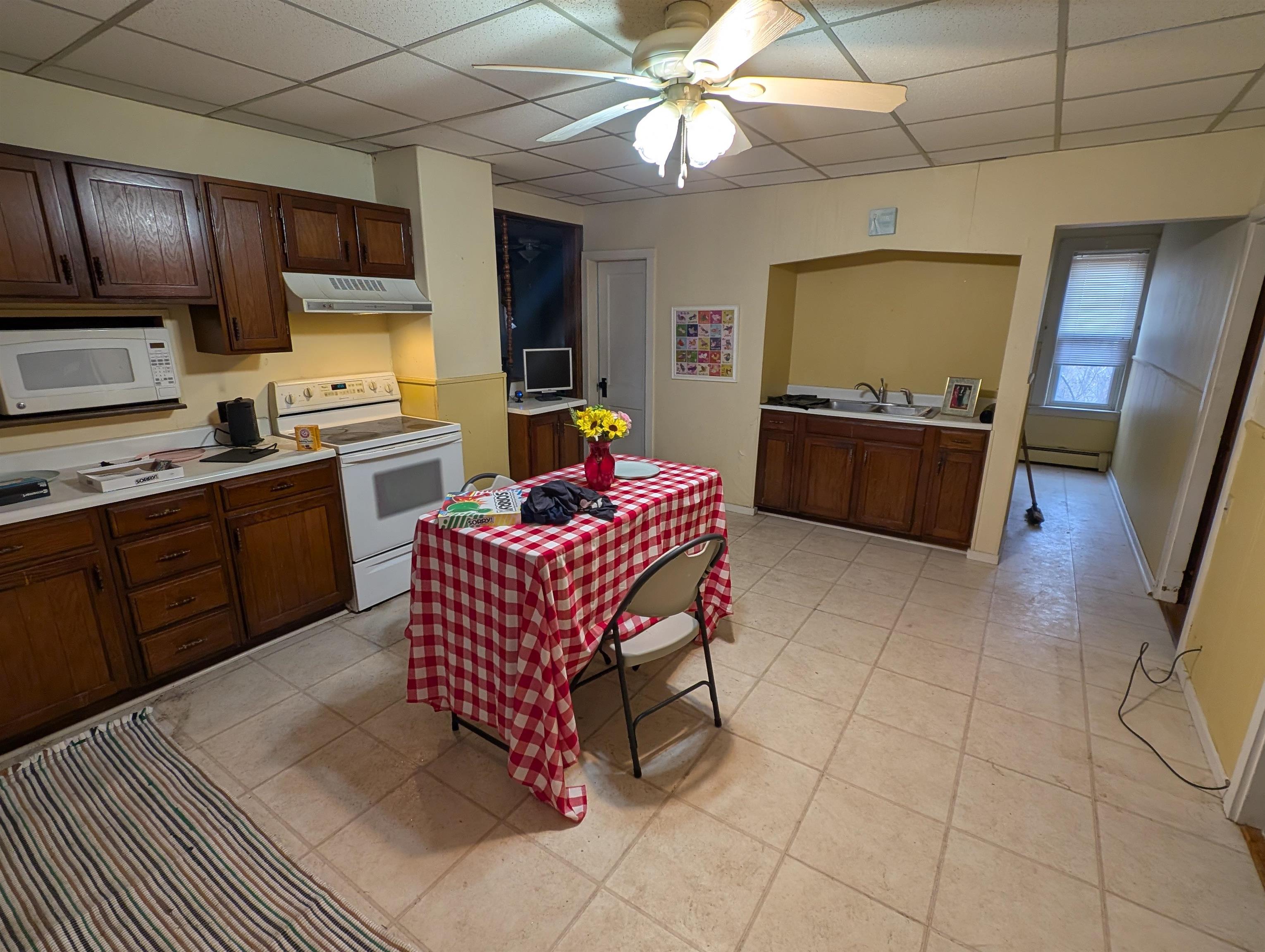 457 Hillsboro Street Property Photo 3