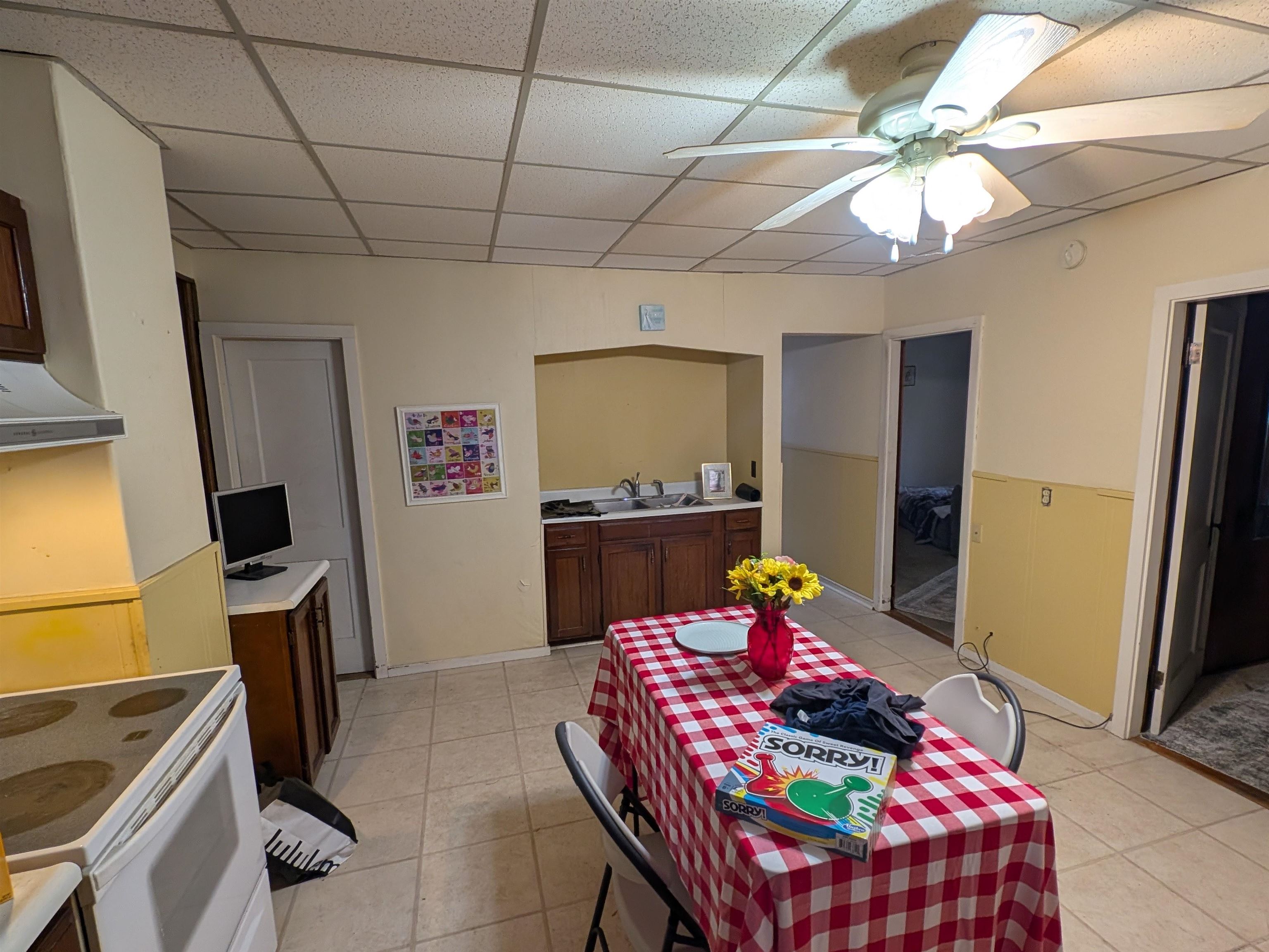457 Hillsboro Street Property Photo 4