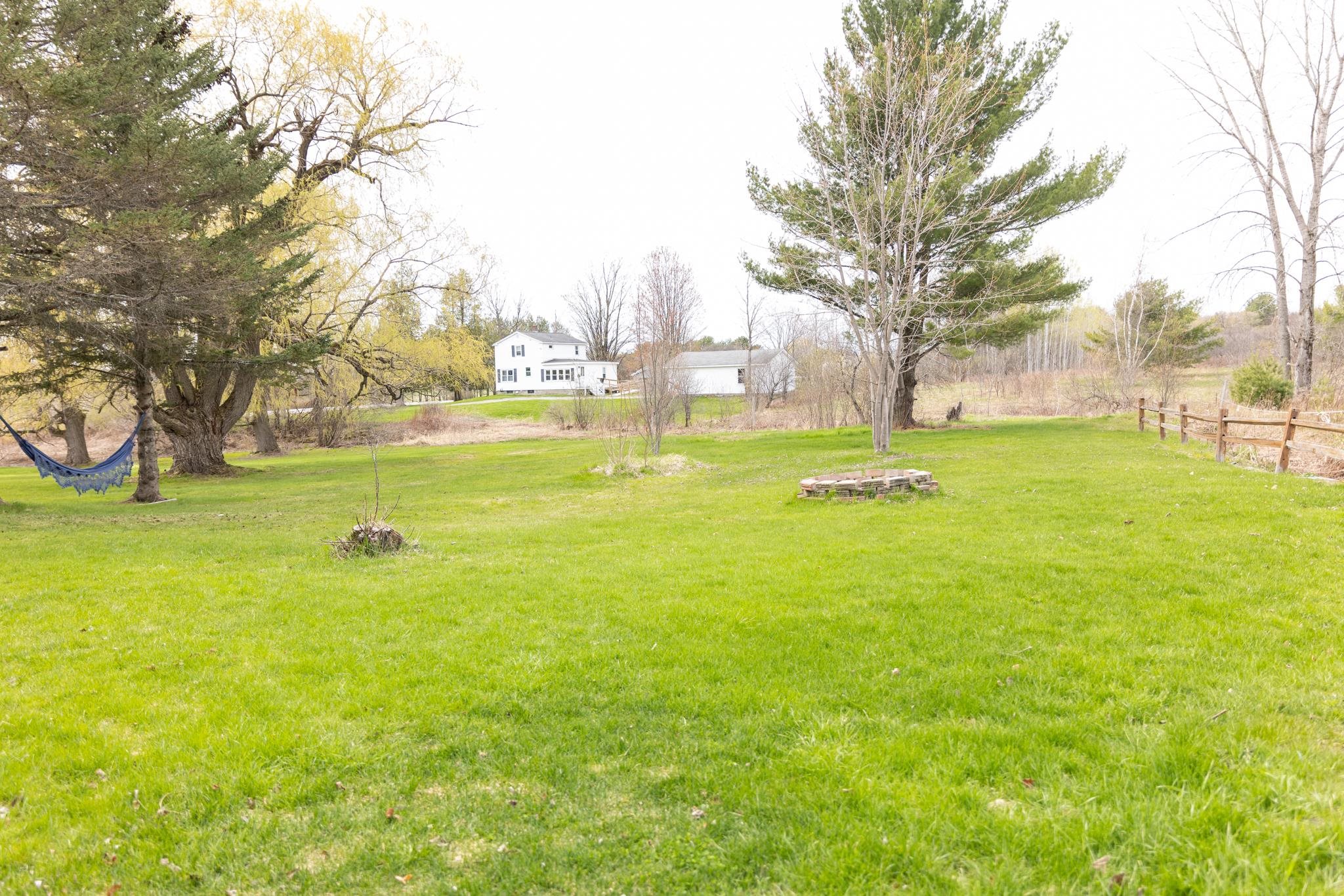 2497 Mountain View Road Property Photo 5