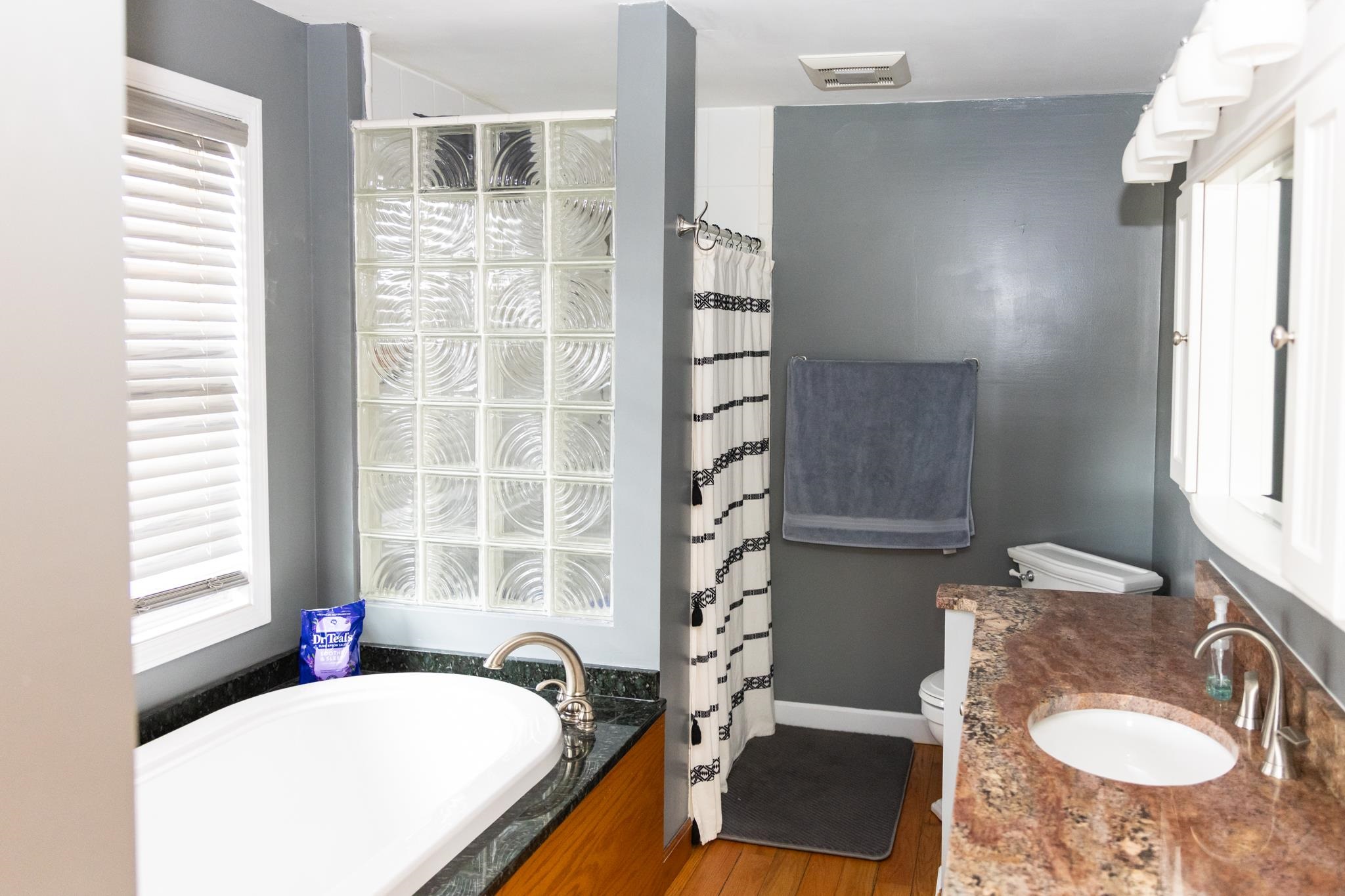 2497 Mountain View Road Property Photo 32