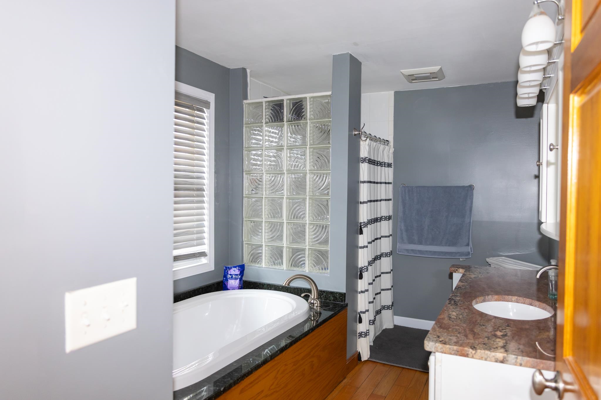 2497 Mountain View Road Property Photo 35