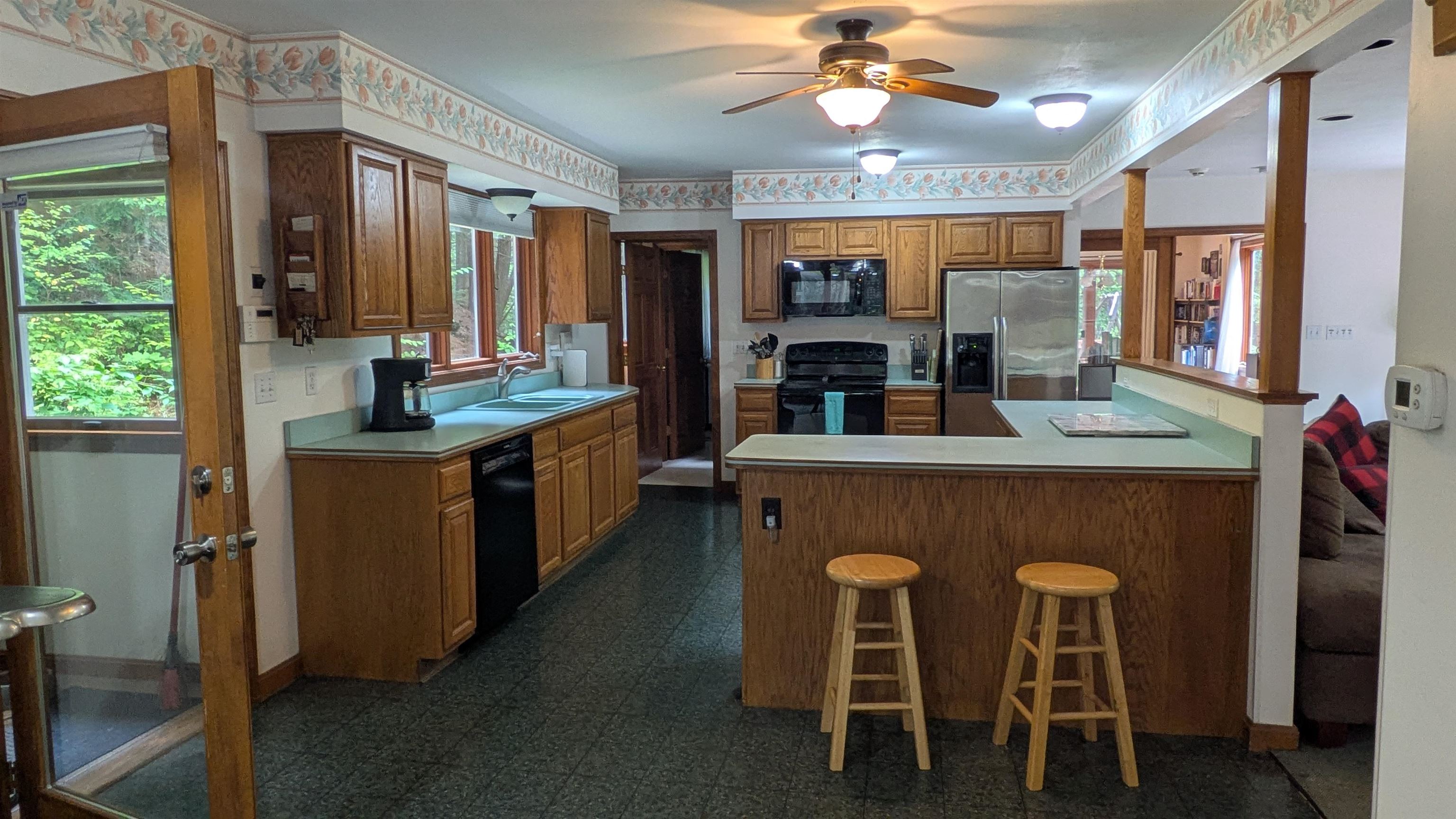 34 Hubbard Grove Road Property Photo 5