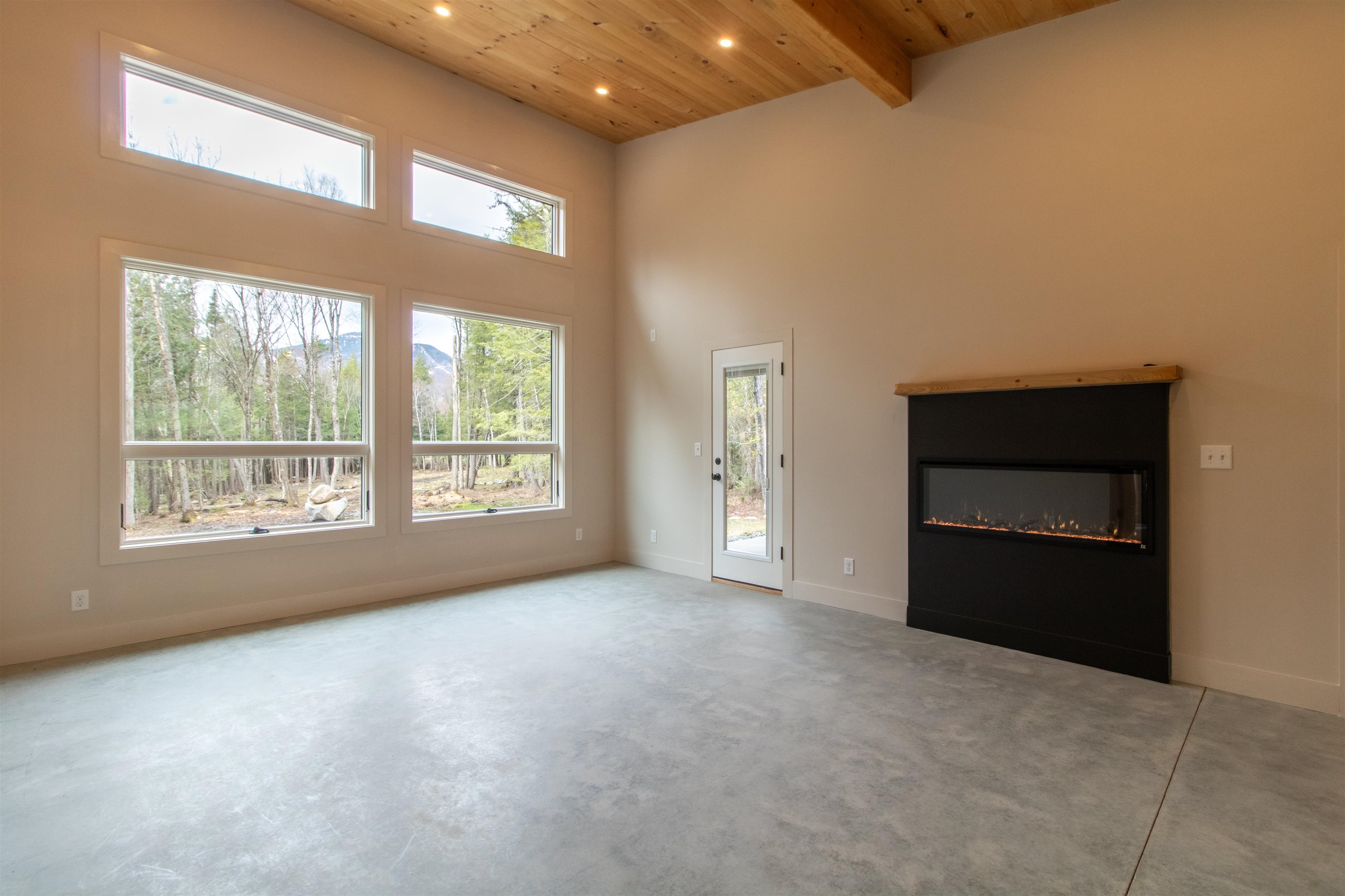 14 Aikins Drive Property Photo 6