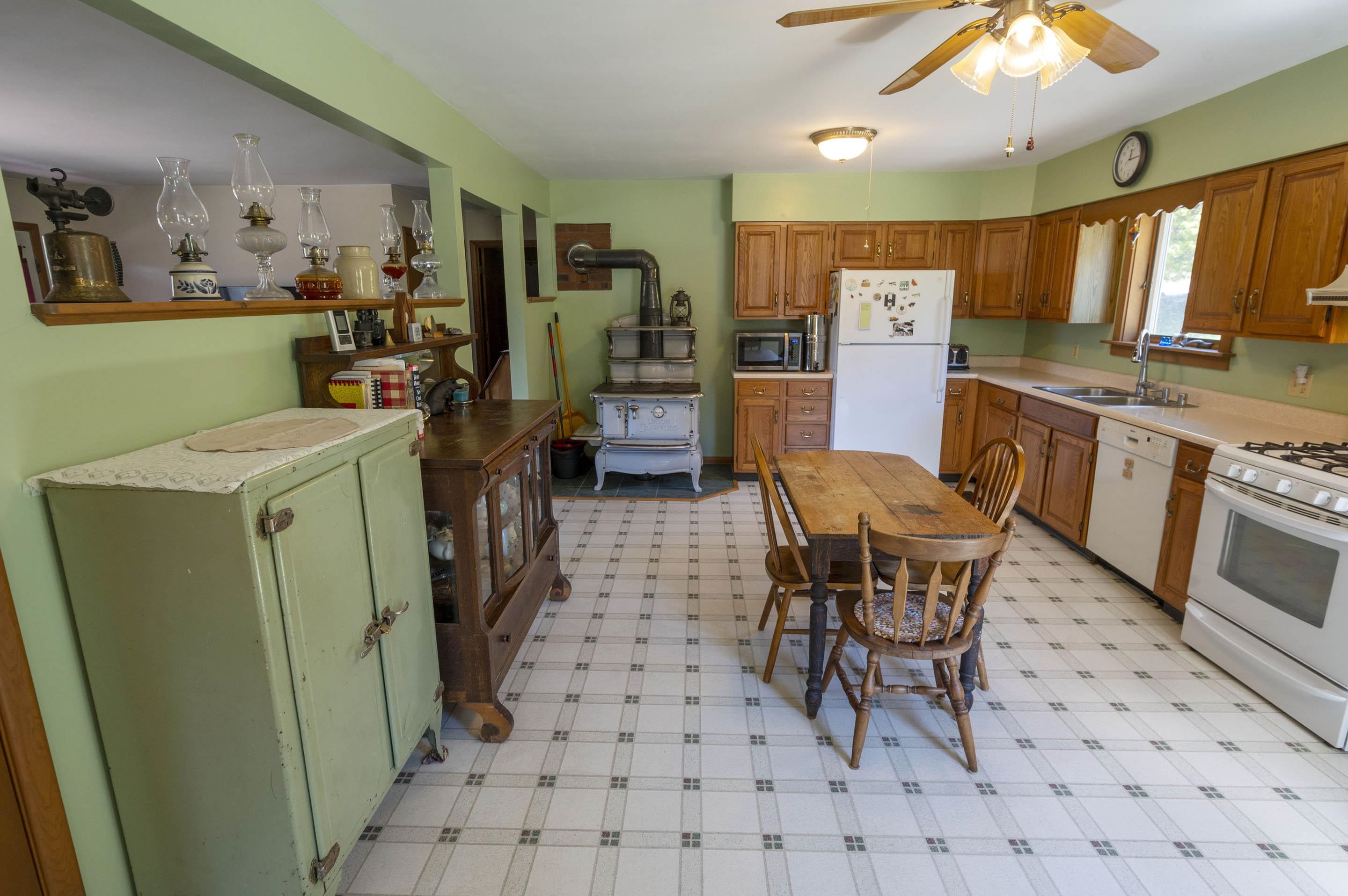 246 Gray Road Property Photo 14