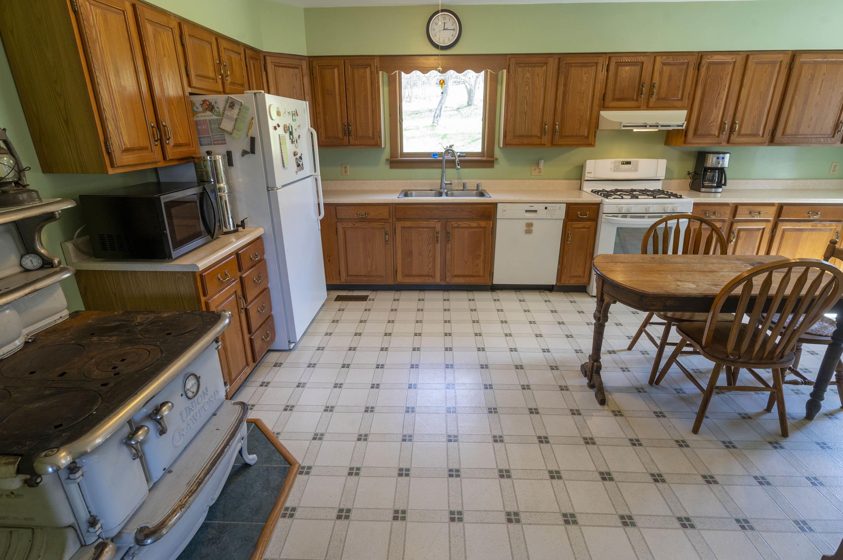246 Gray Road Property Photo 15
