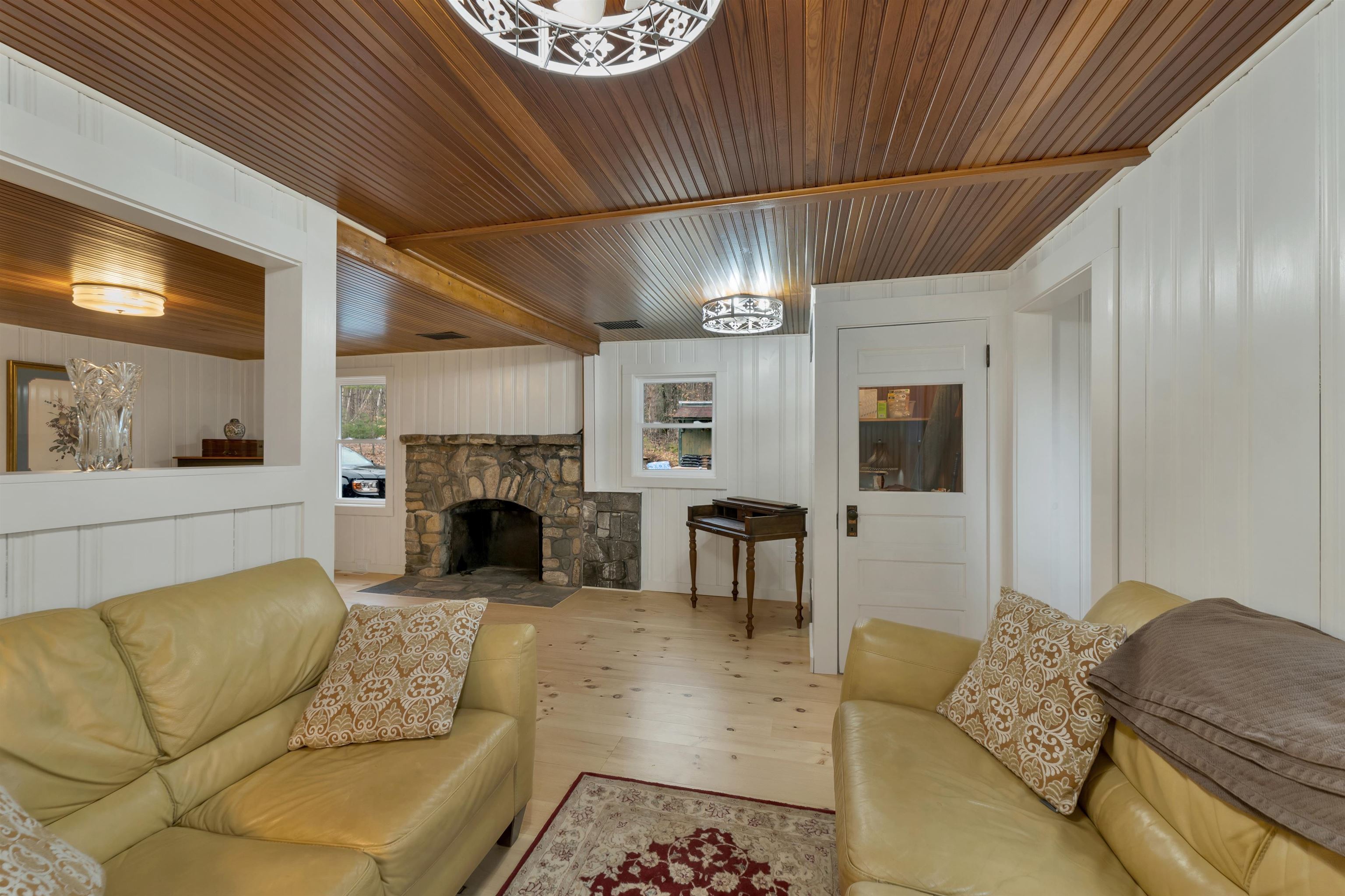40 Emery Lane Property Photo 12
