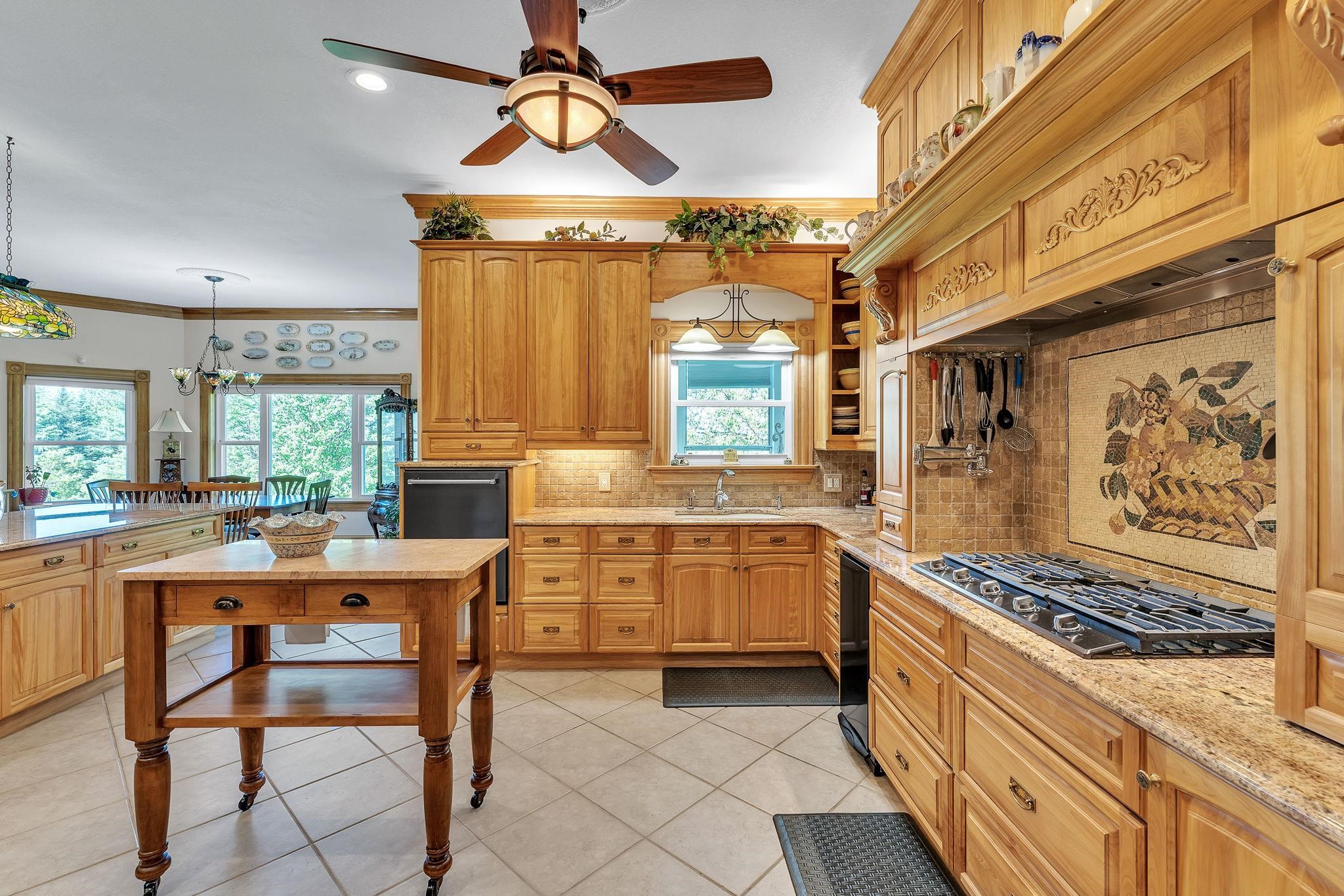 4647 Lake Road Property Photo 11
