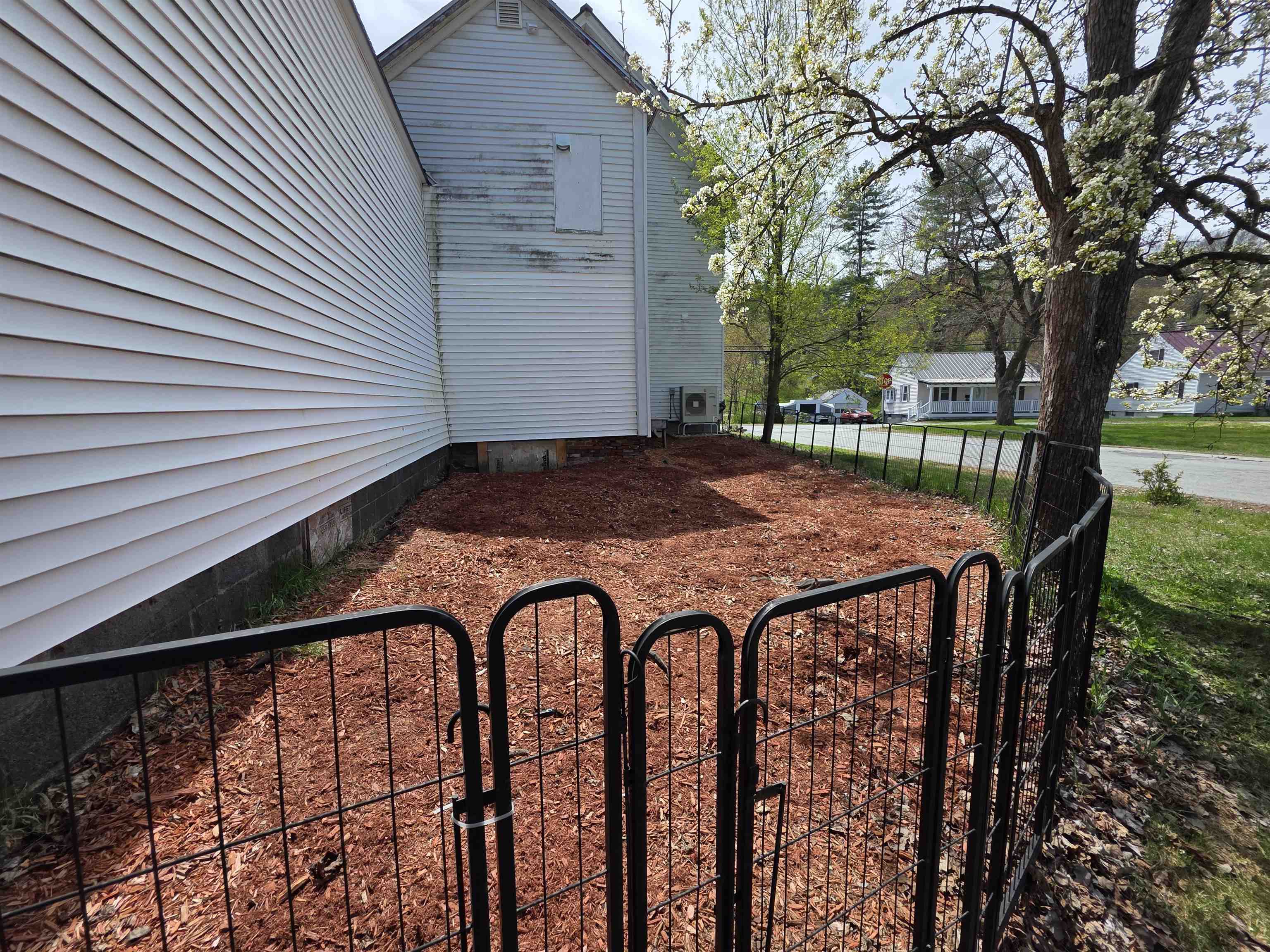 196 Union Street Property Photo 8