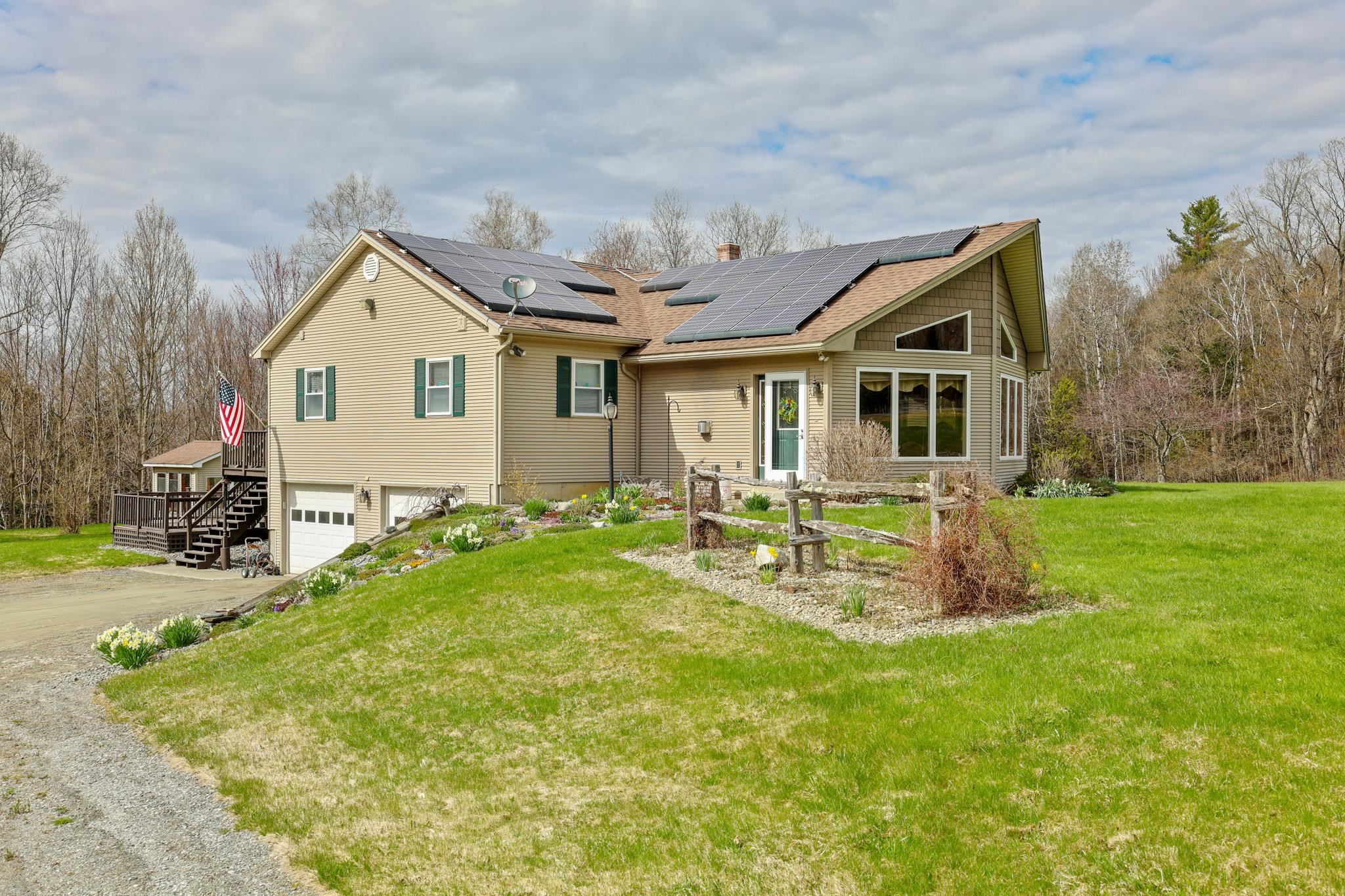 348 Maple Ridge Property Photo 3