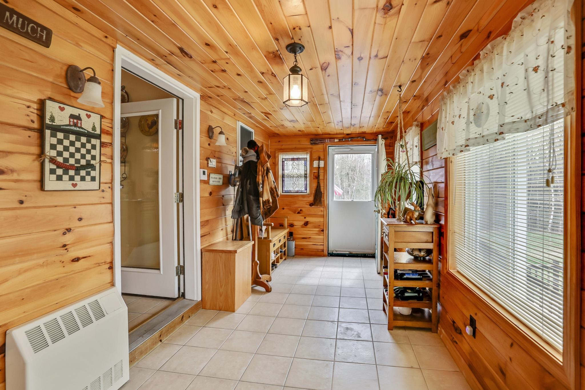 348 Maple Ridge Property Photo 7