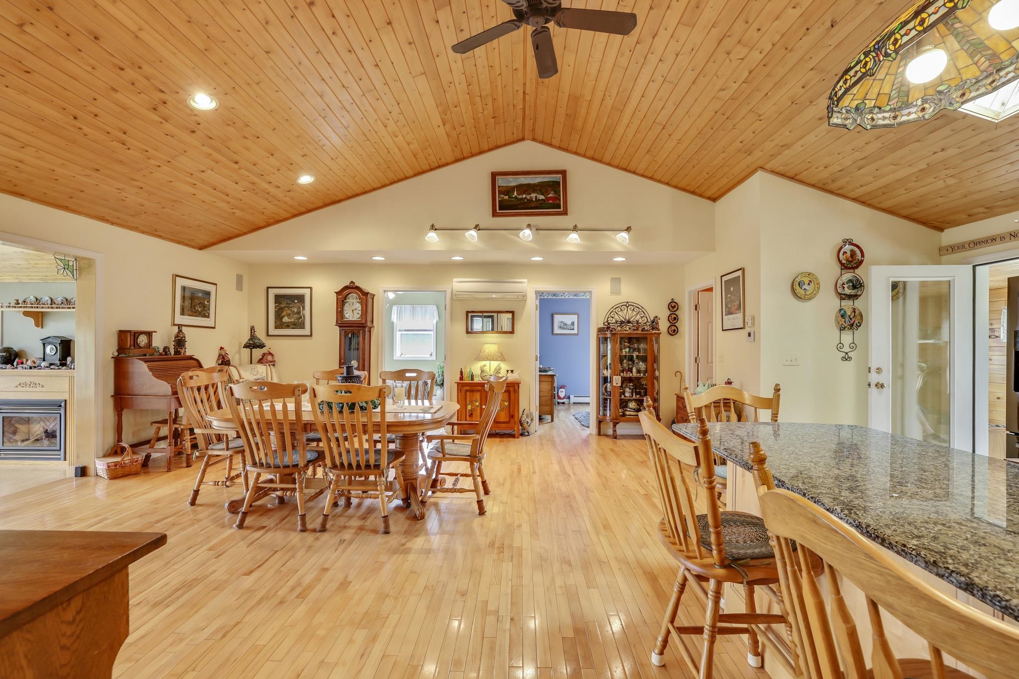 348 Maple Ridge Property Photo 14