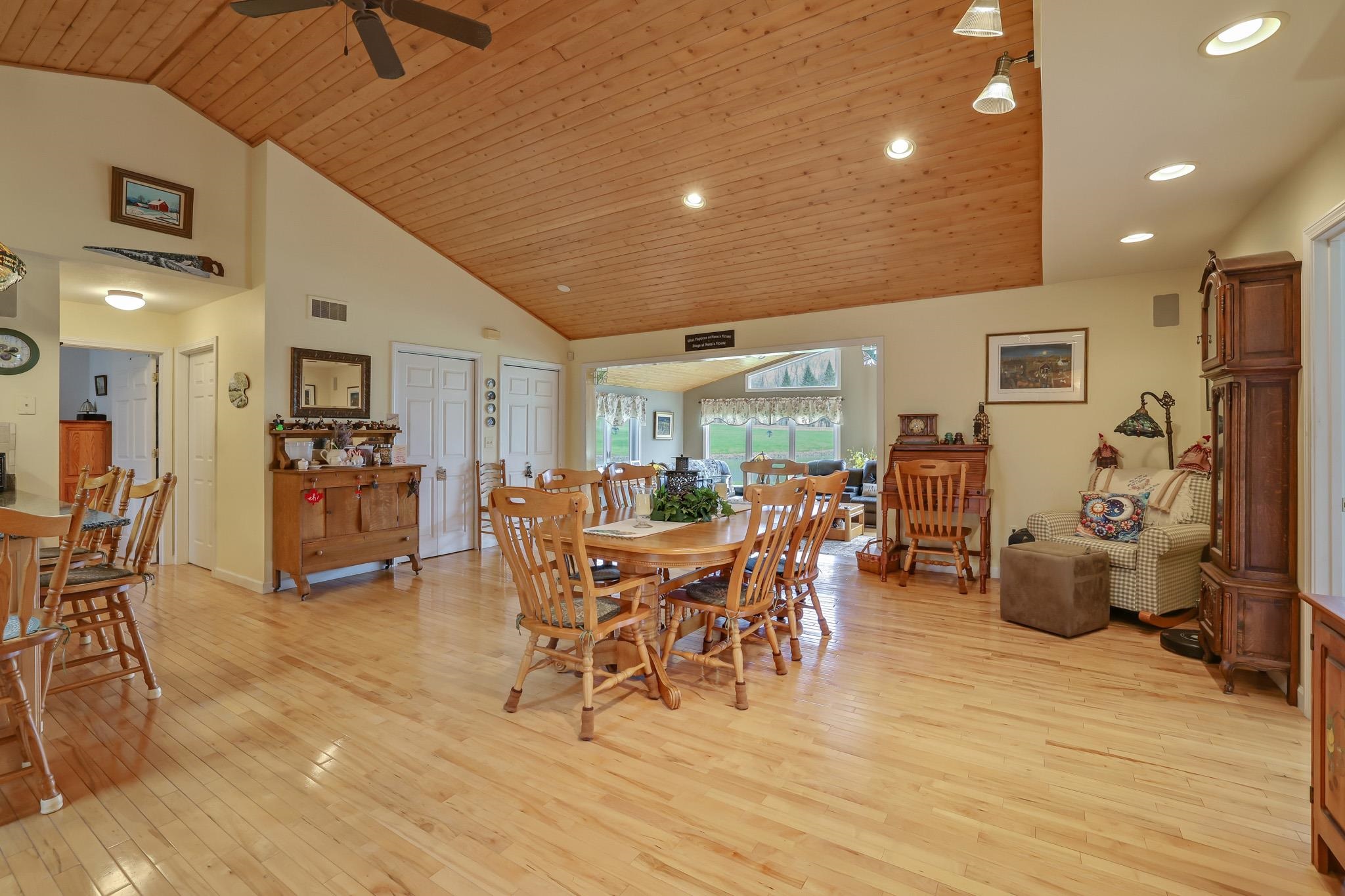 348 Maple Ridge Property Photo 15