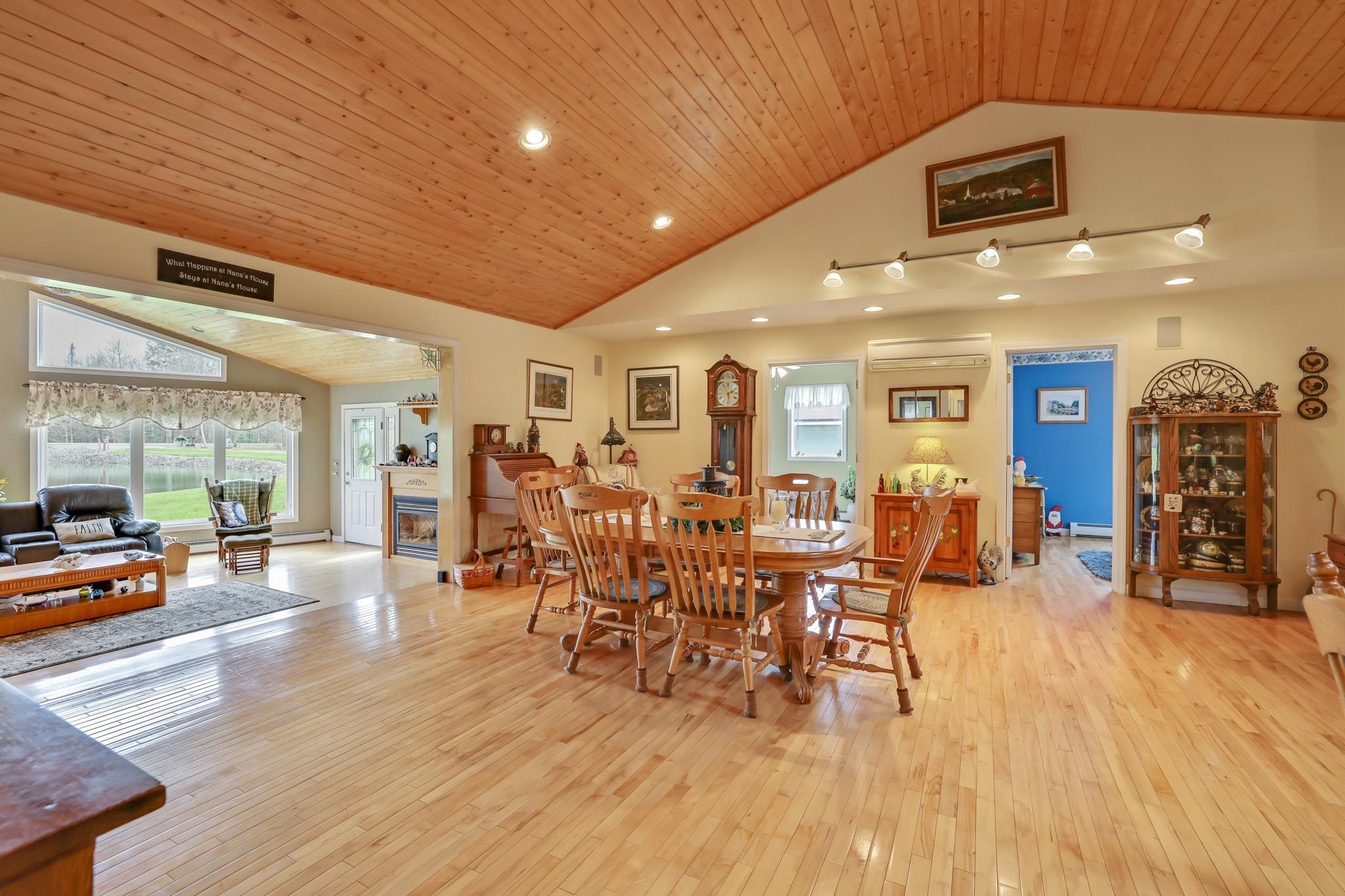 348 Maple Ridge Property Photo 16