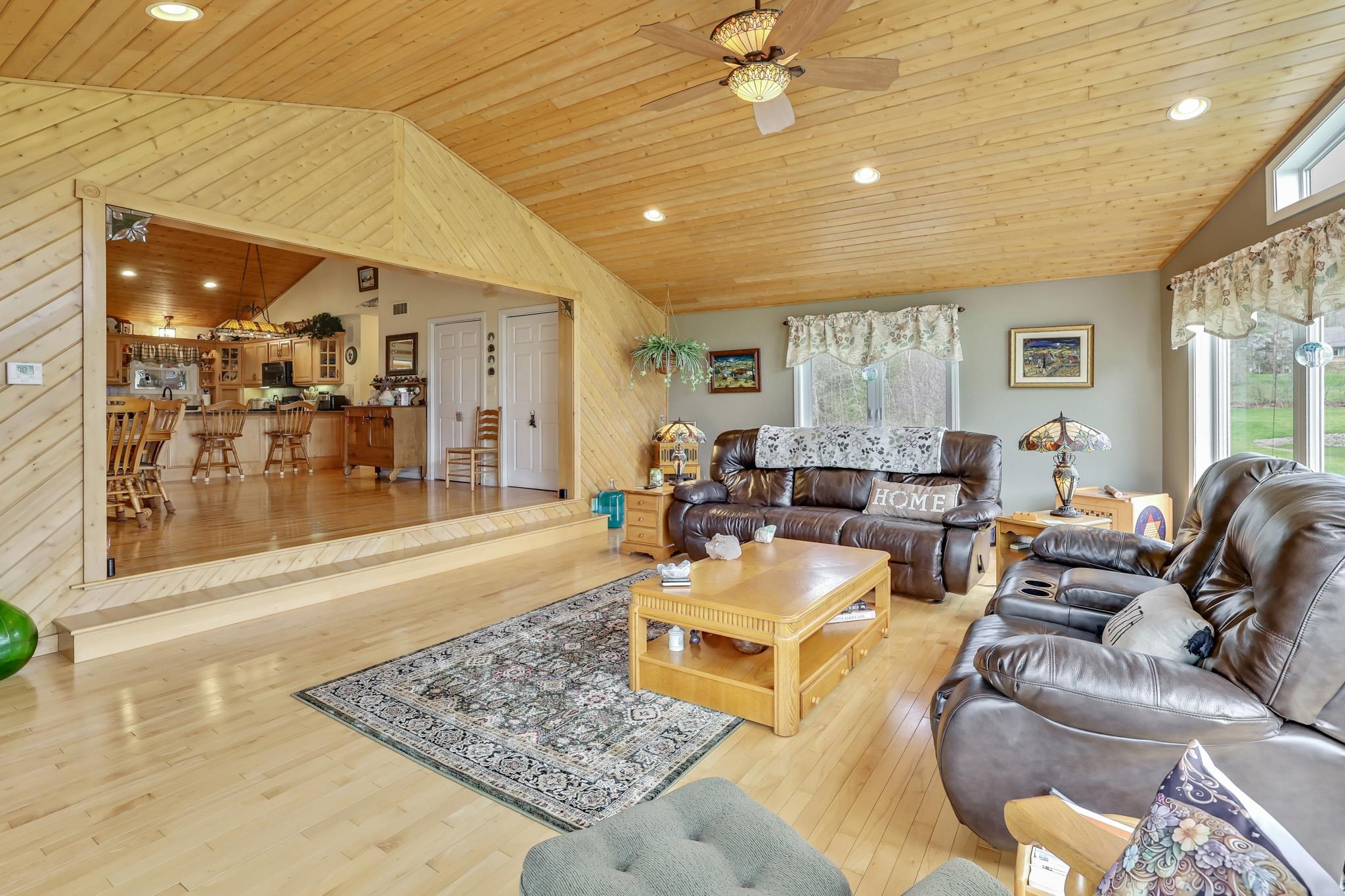 348 Maple Ridge Property Photo 21