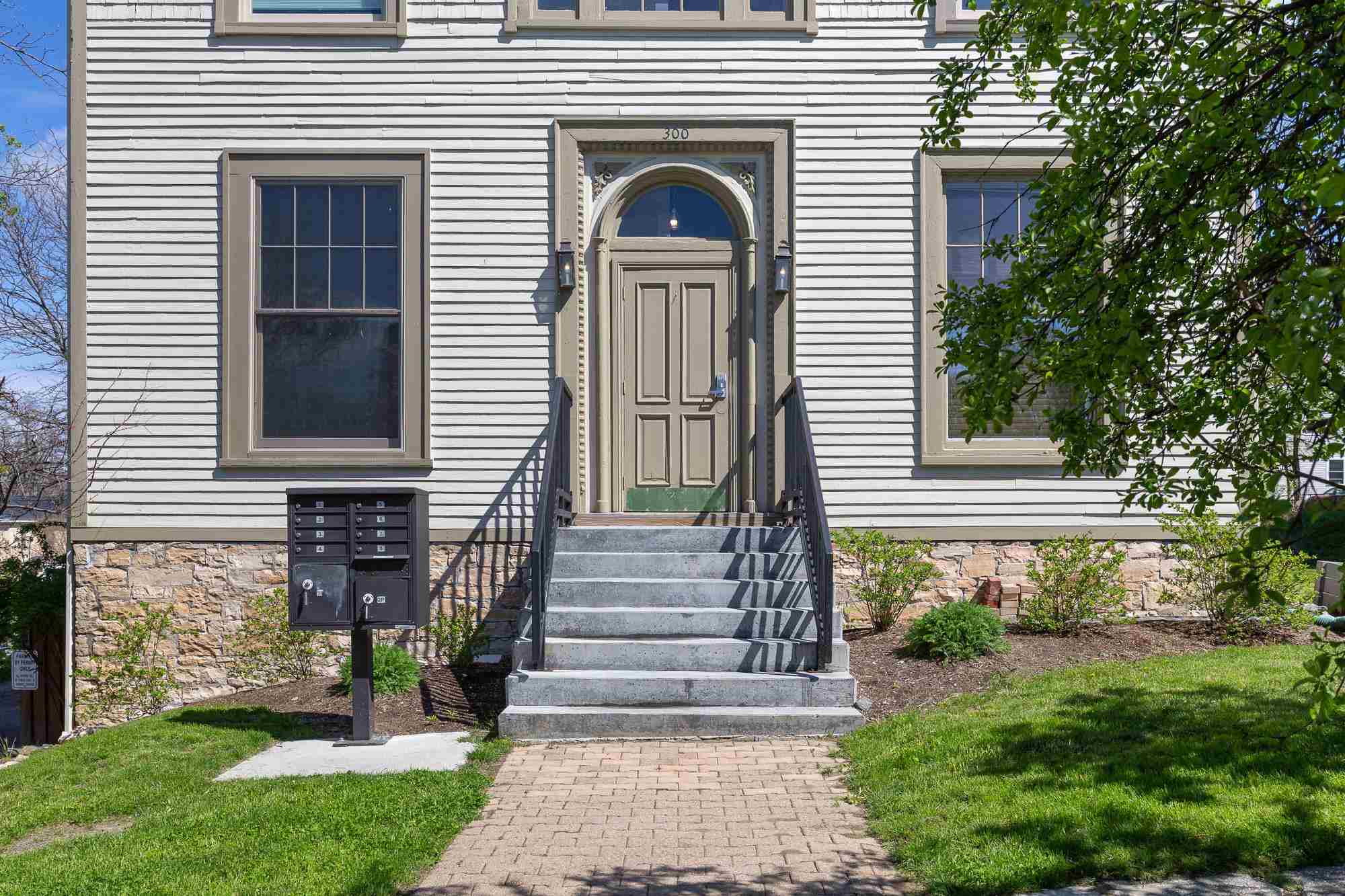 300 Main Street Property Photo 2