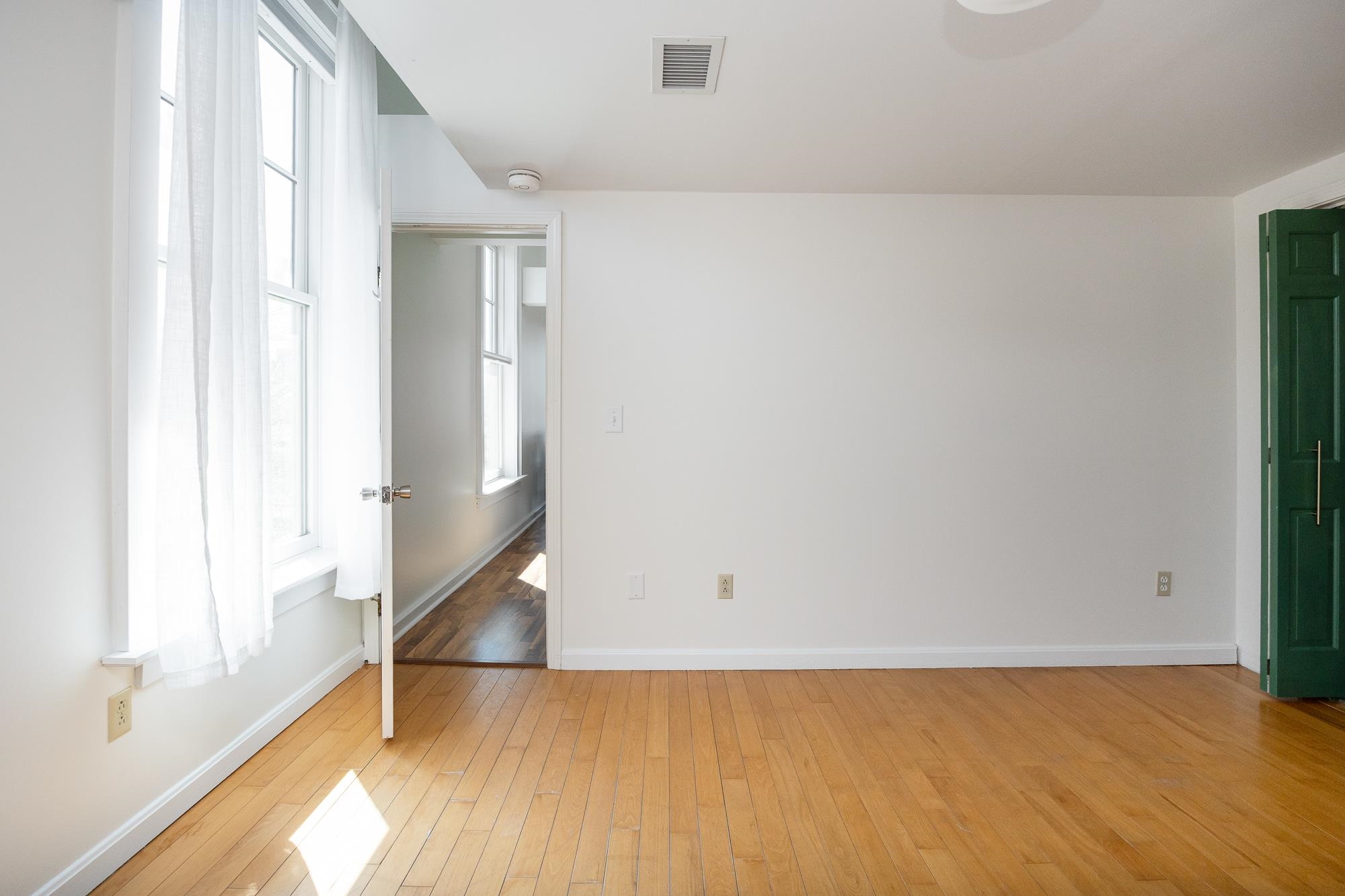 300 Main Street Property Photo 26