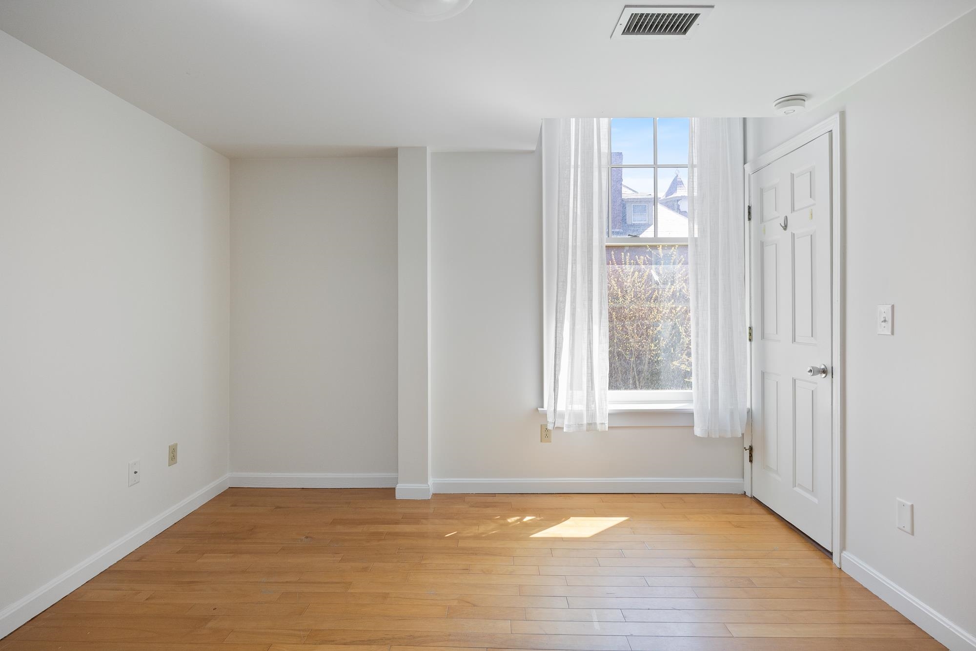 300 Main Street Property Photo 27