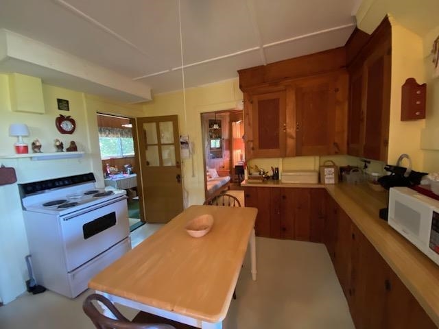 21 Hospitality Way Property Photo 5