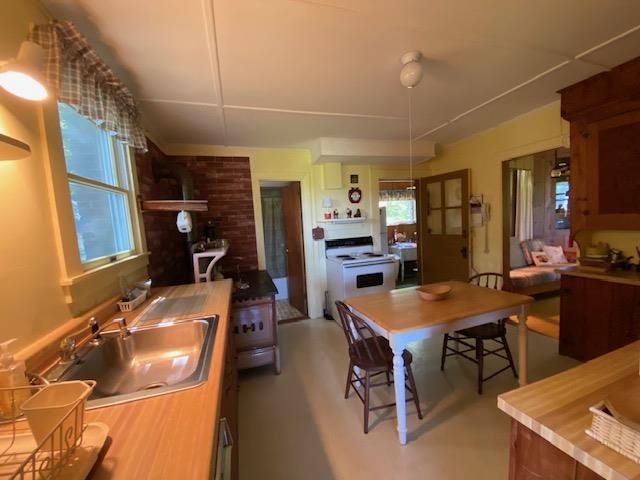 21 Hospitality Way Property Photo 10