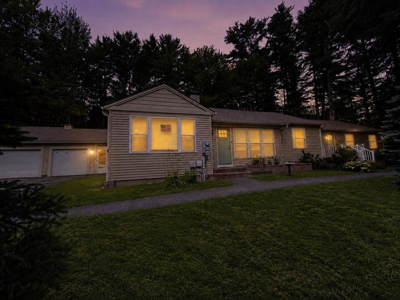 1090 North Main Street Property Photo 2