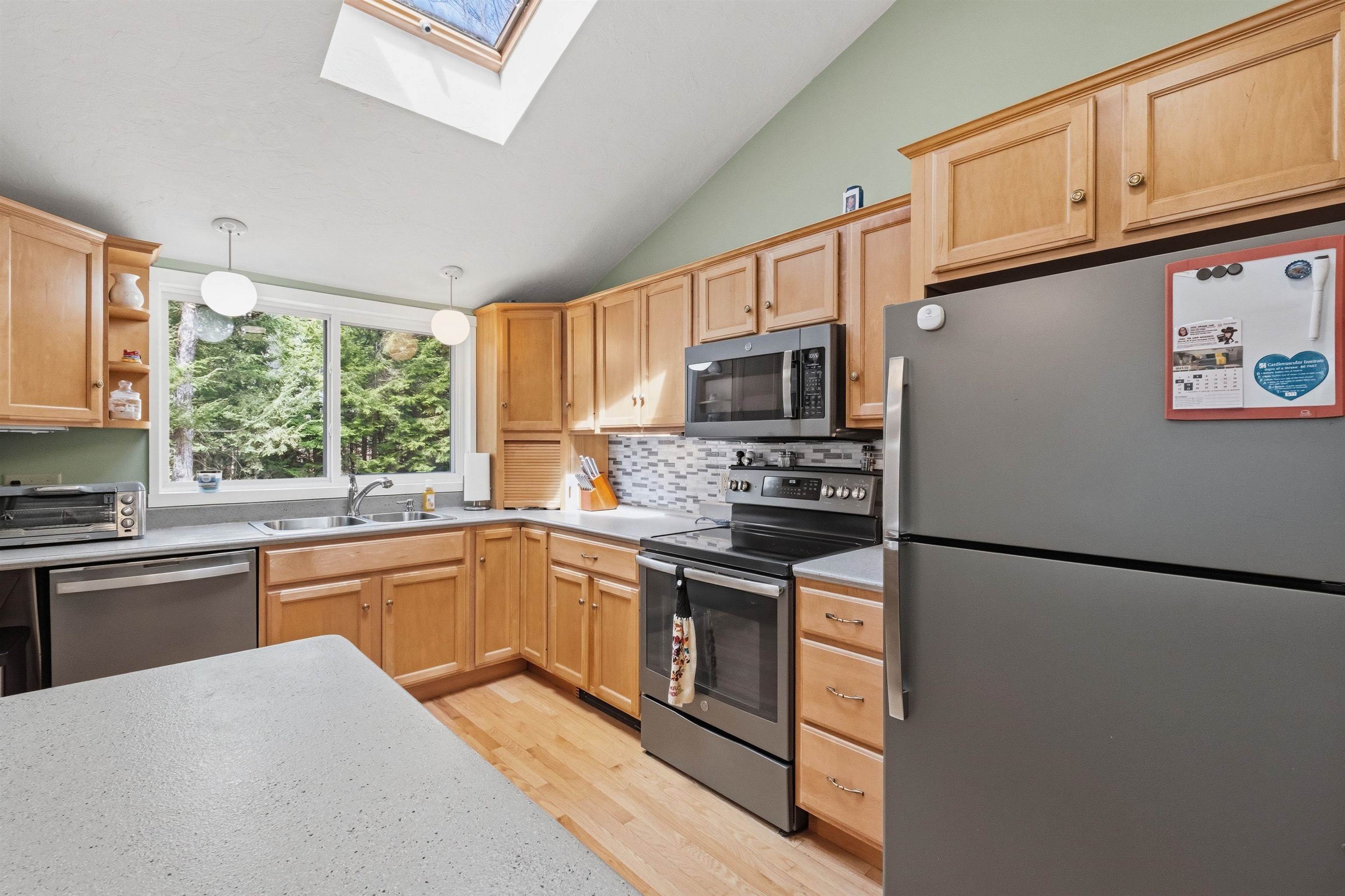 1090 North Main Street Property Photo 15