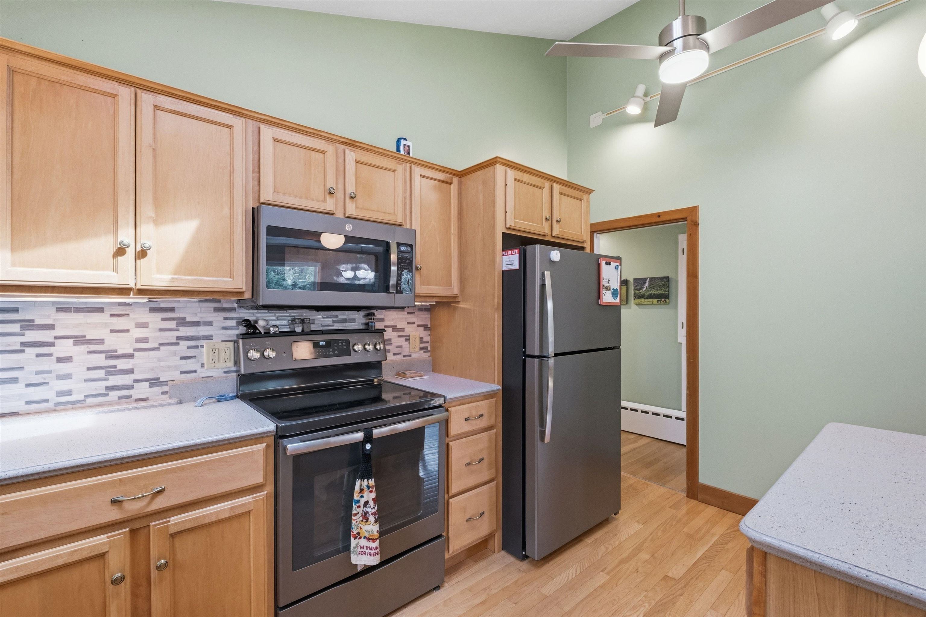 1090 North Main Street Property Photo 17