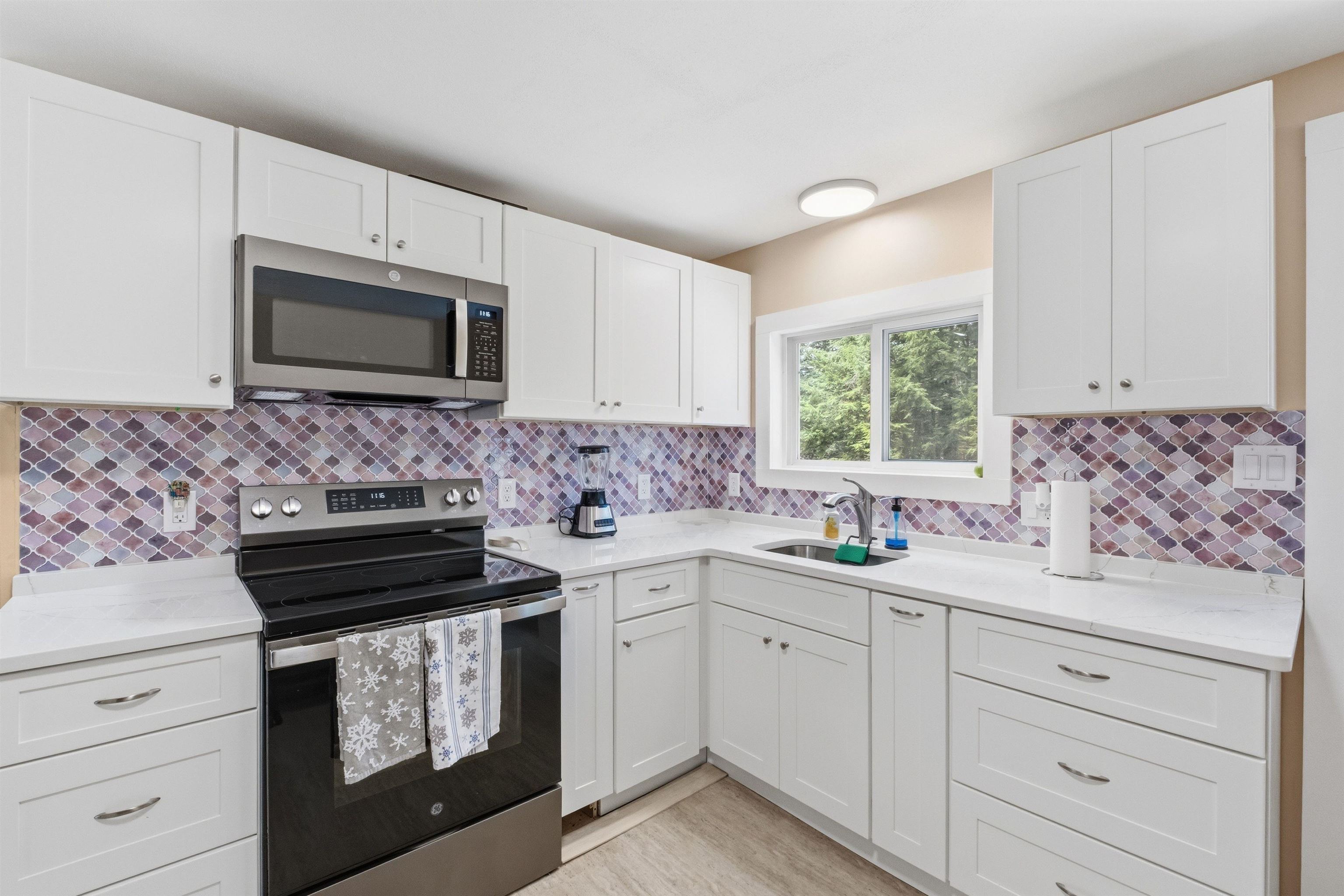 1090 North Main Street Property Photo 44