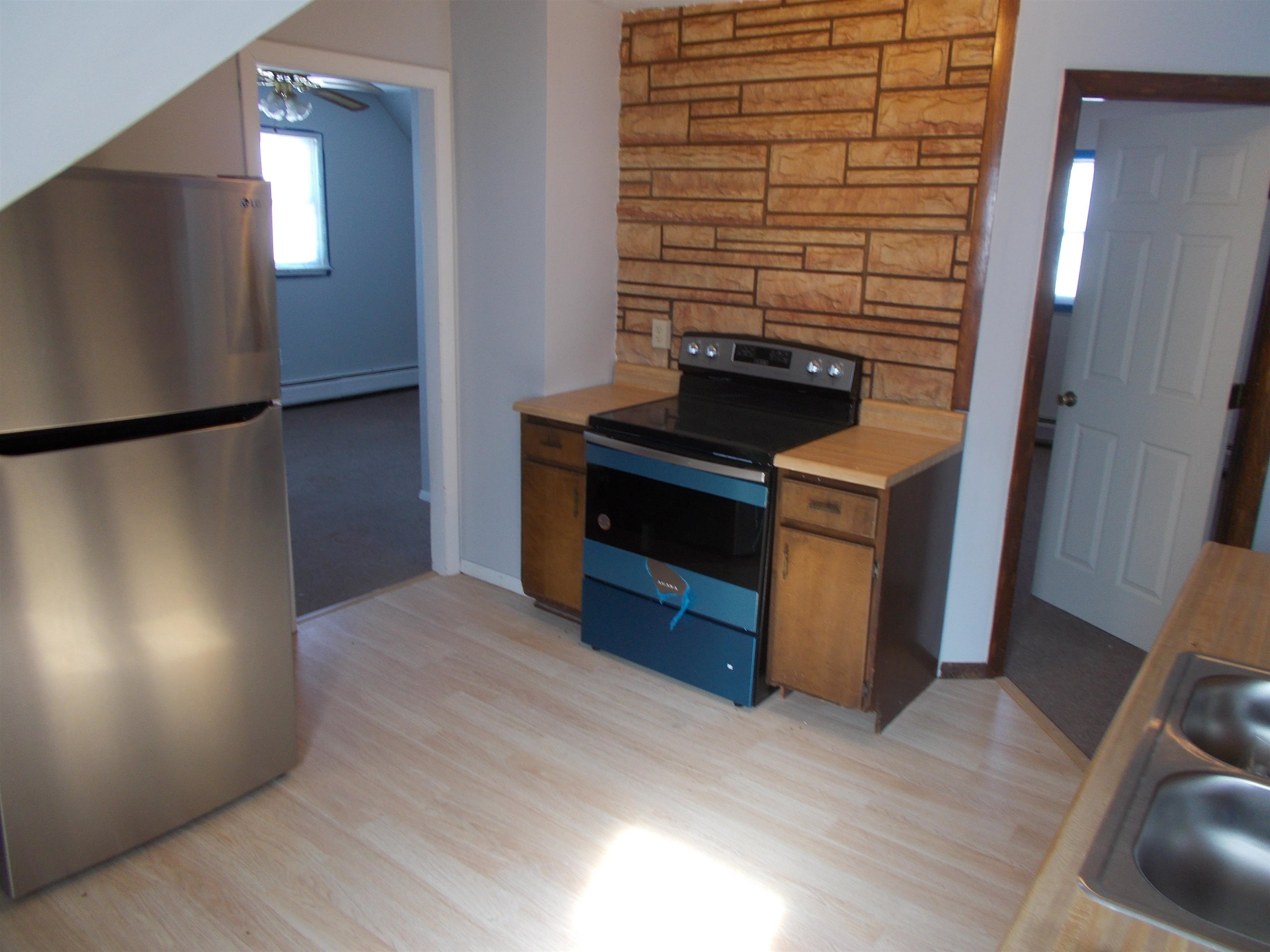 518 Burgess Street Property Photo 9