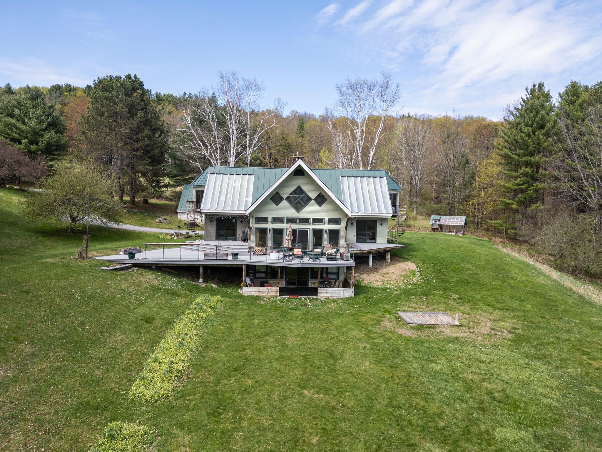 84 Old Barn Lane Property Photo 3