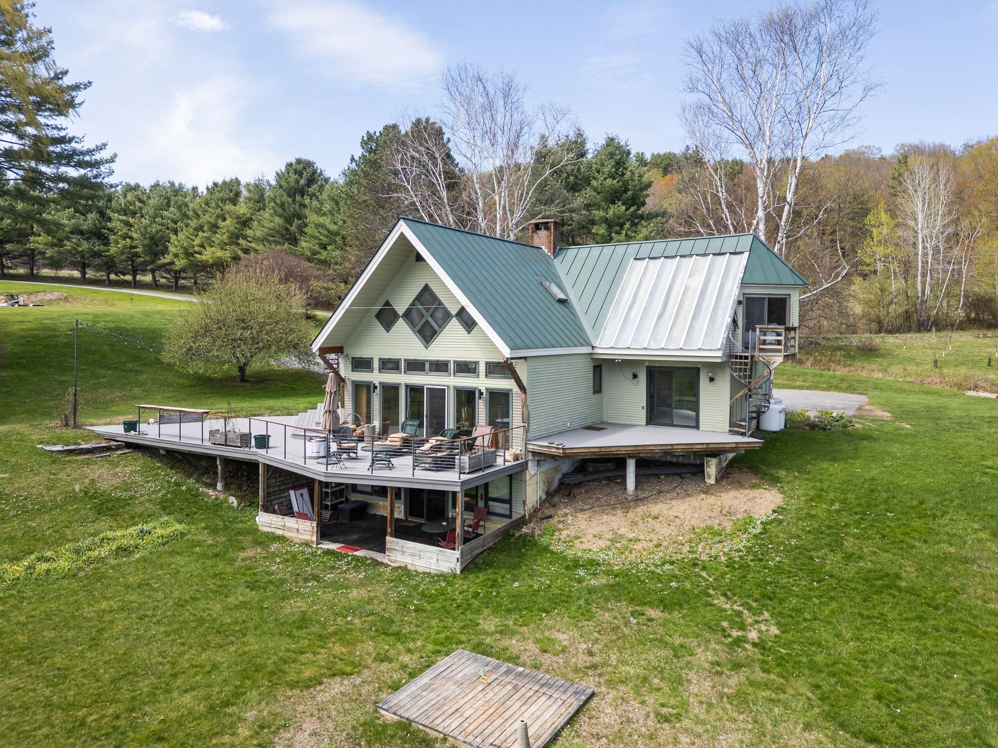 84 Old Barn Lane Property Photo 4