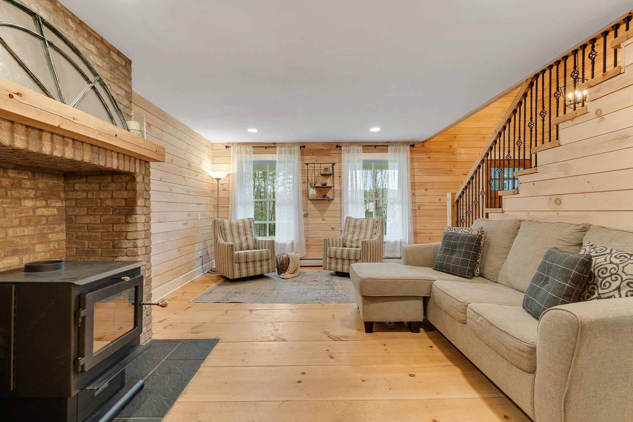 163 E Countryside Road Property Photo 7