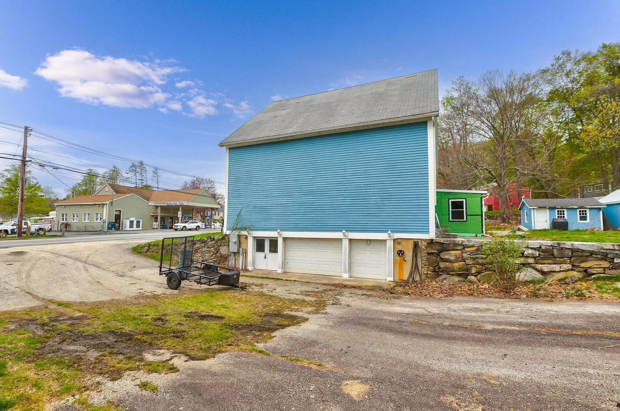 338 N Main Street Property Photo 6