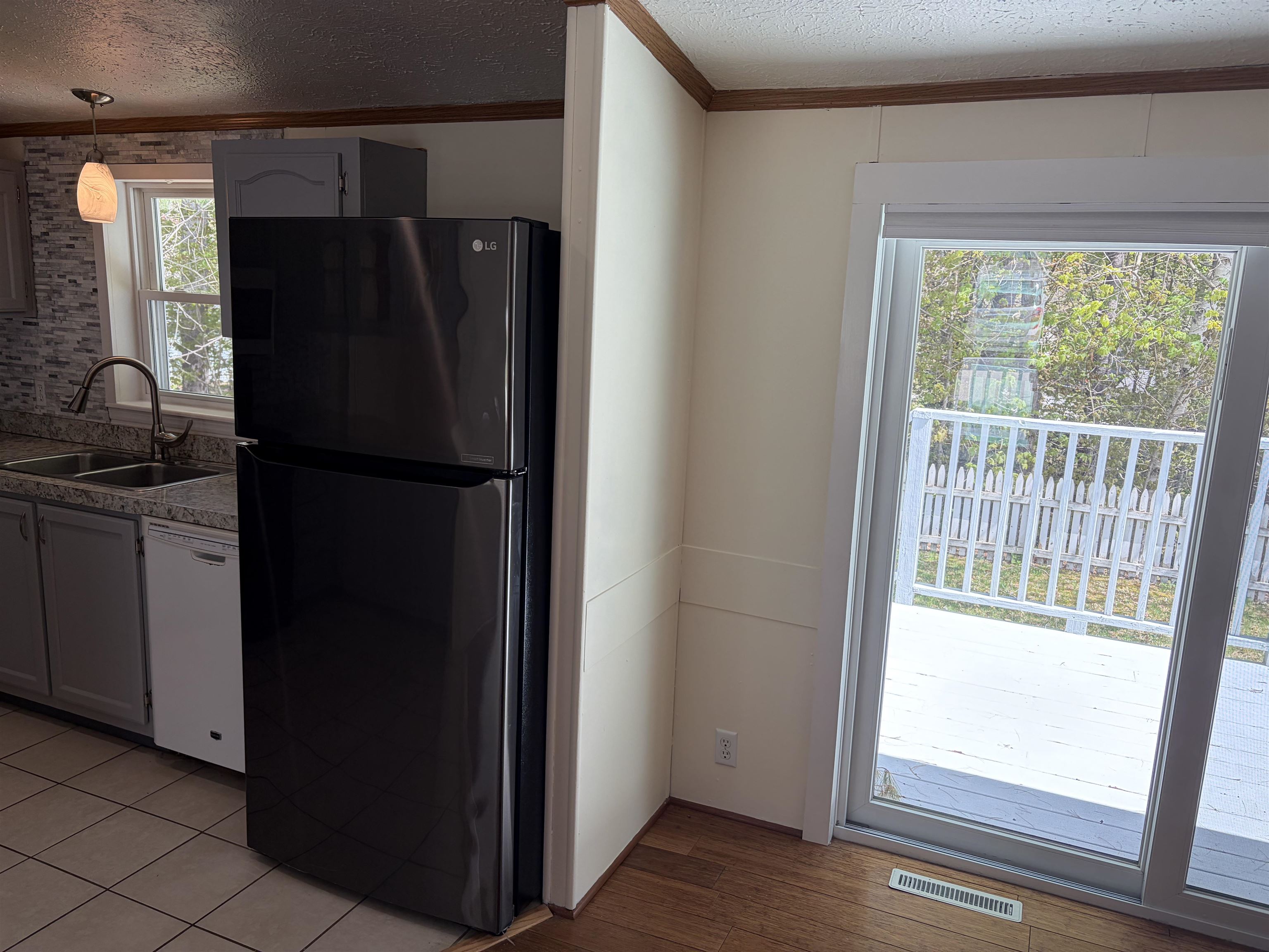 10 Eric Avenue Property Photo 8