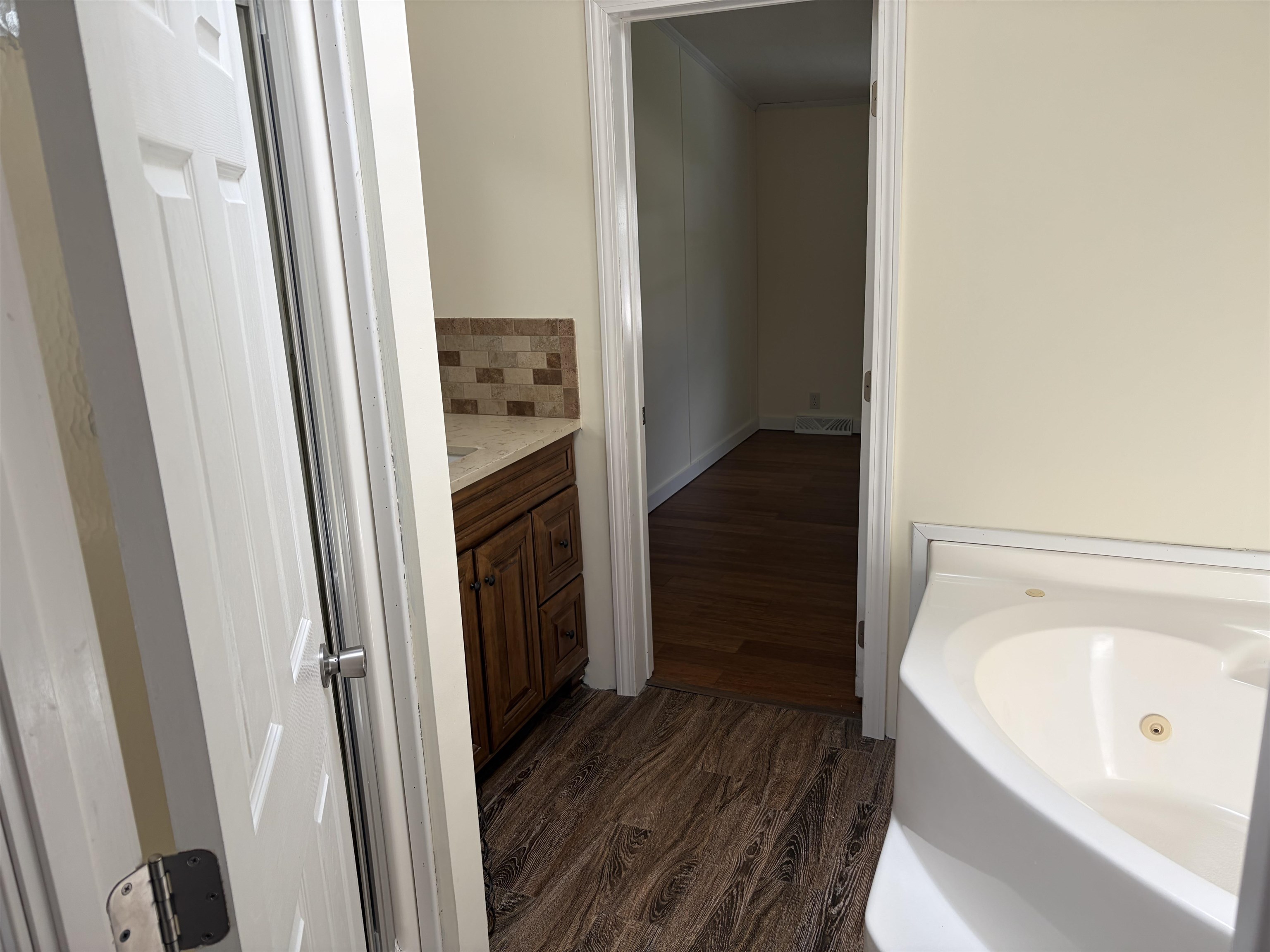 10 Eric Avenue Property Photo 12
