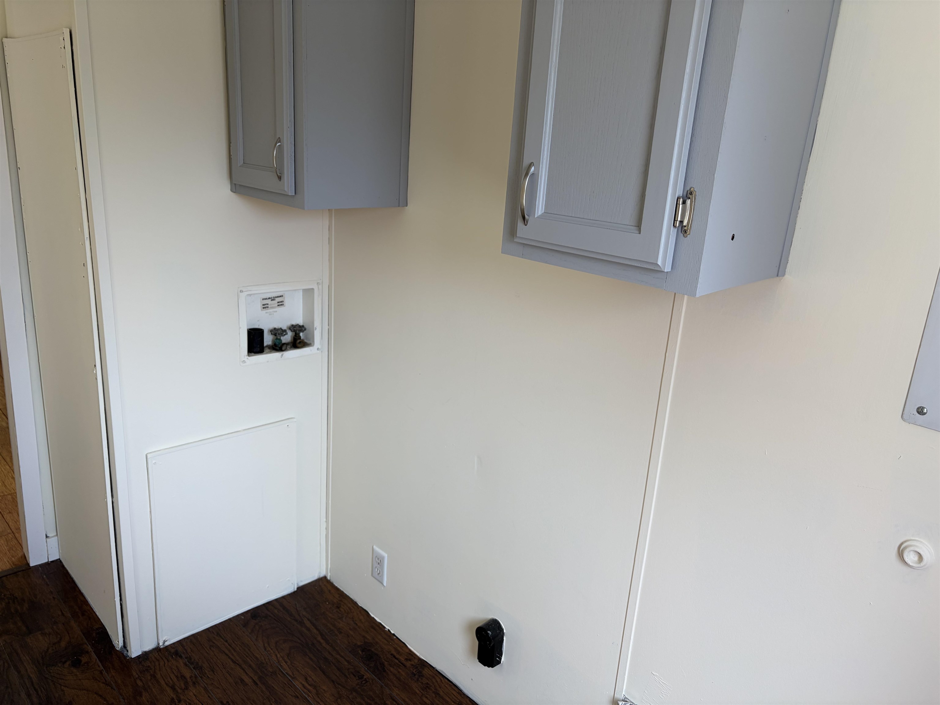 10 Eric Avenue Property Photo 16