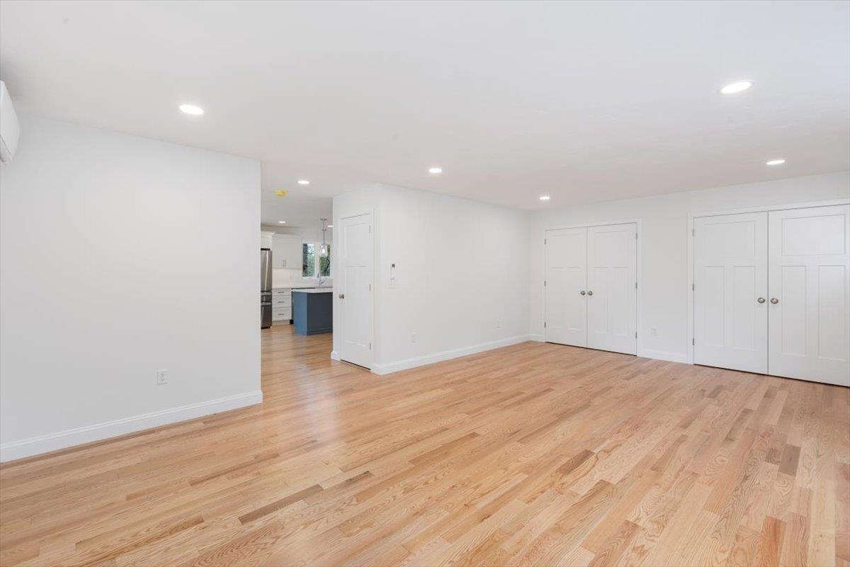 1152 Bridge Street Property Photo 7