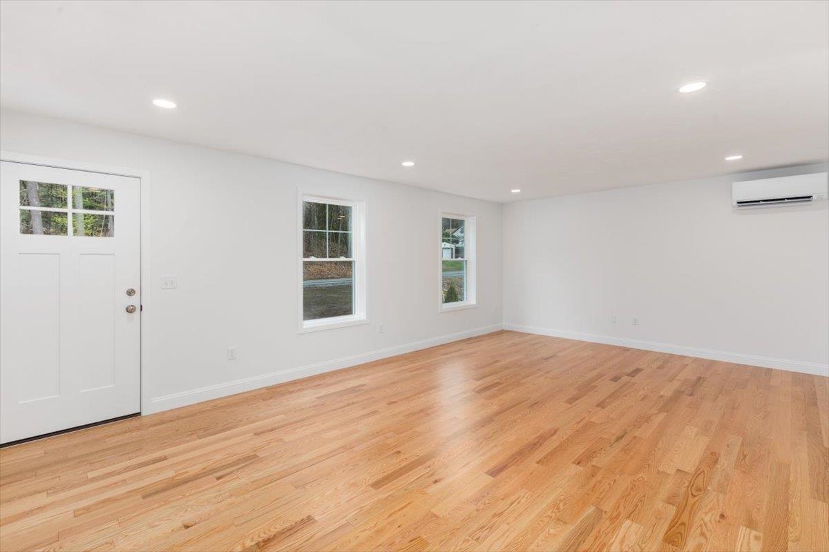 1152 Bridge Street Property Photo 9