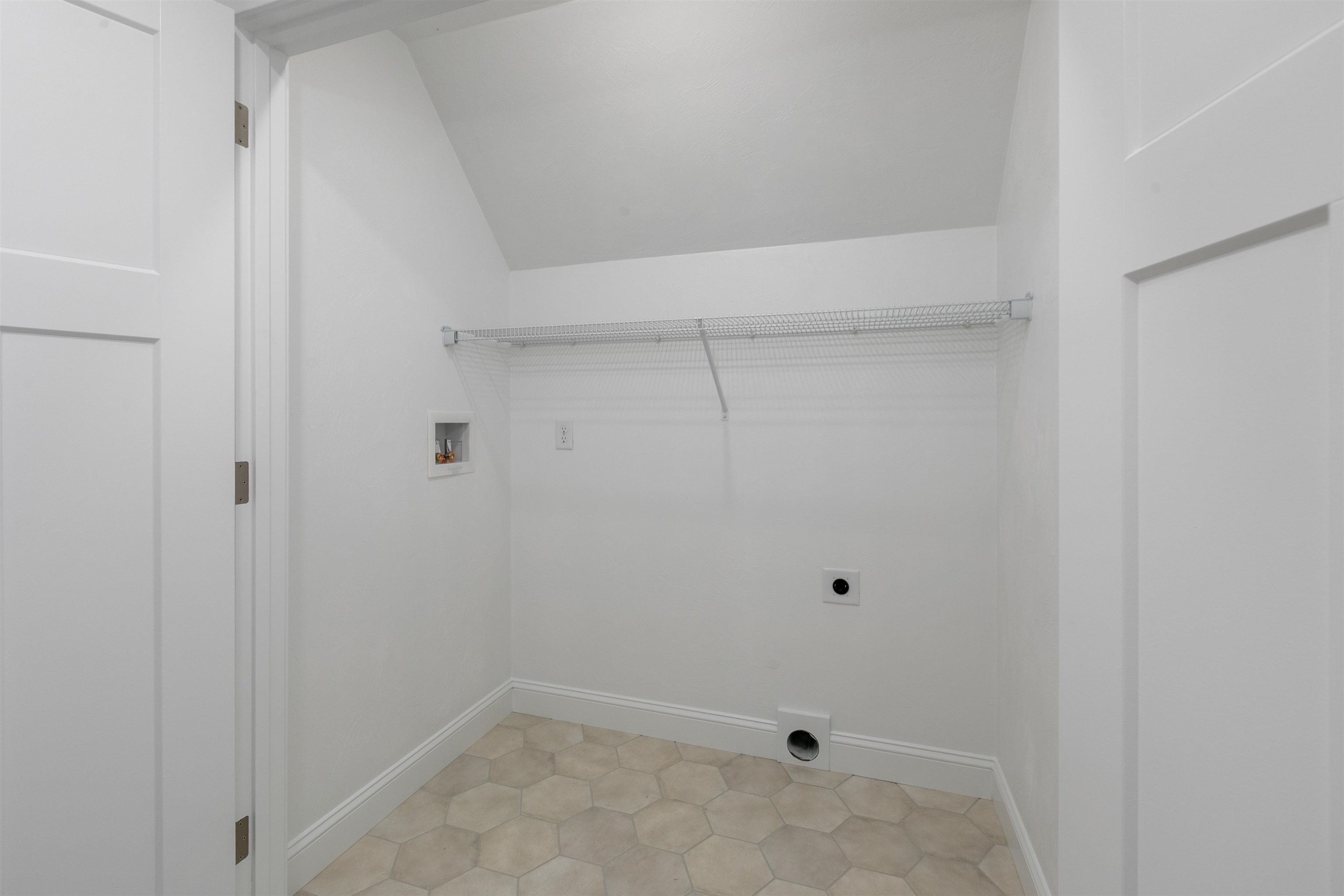 1152 Bridge Street Property Photo 33