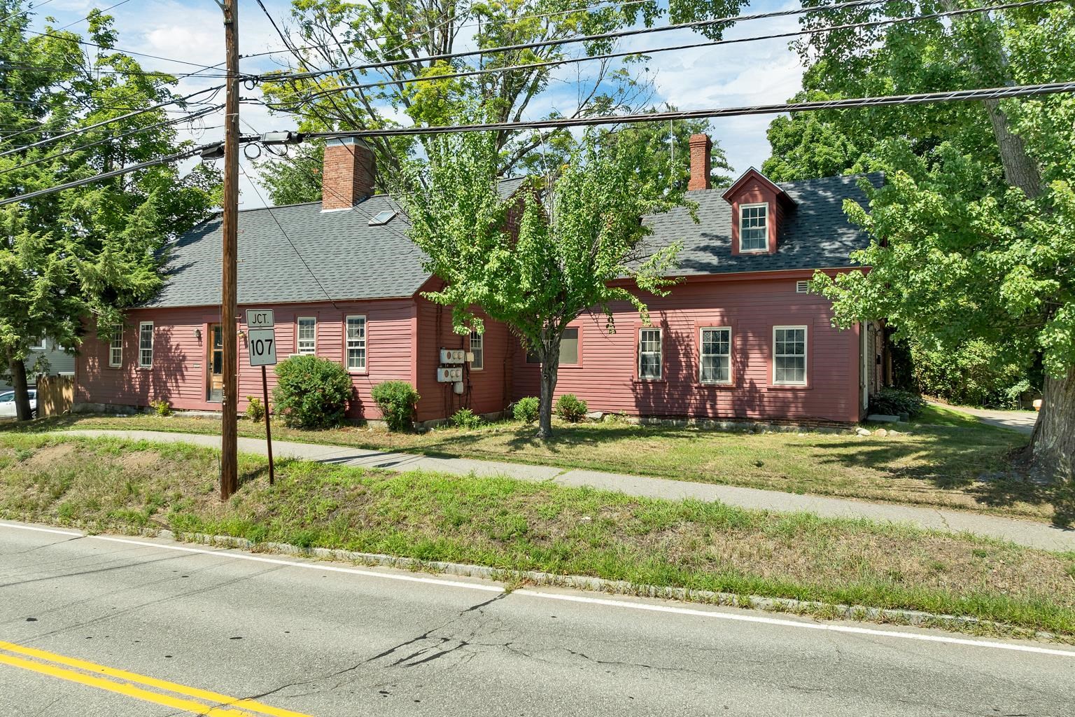 42 Gilford Avenue Property Photo 4