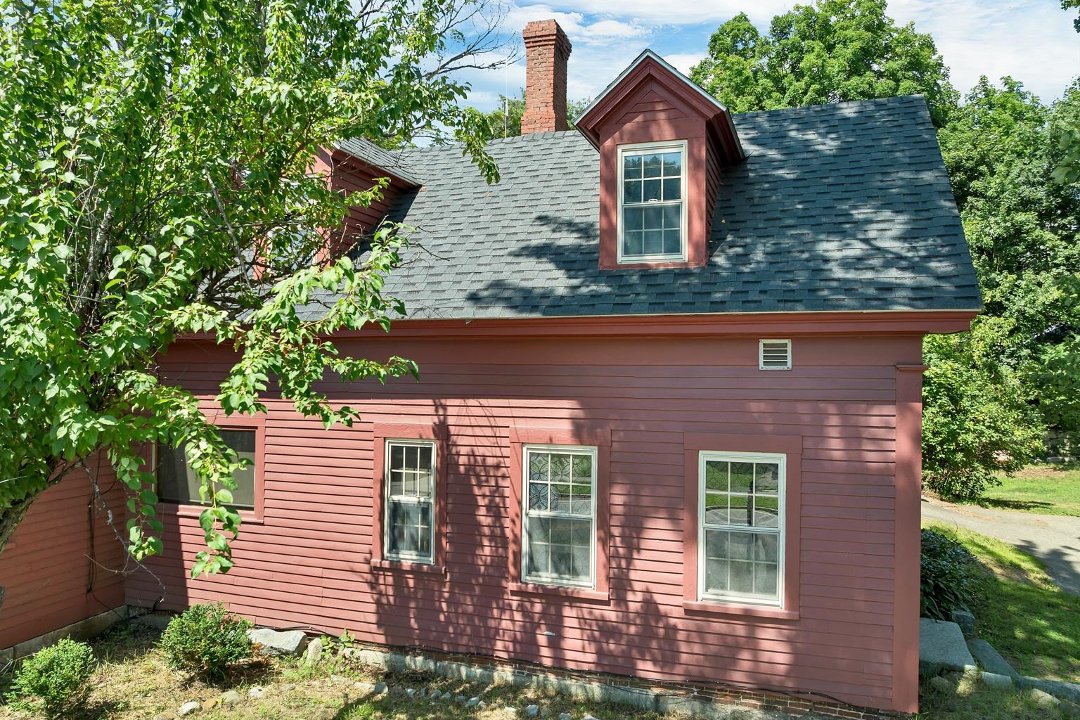 42 Gilford Avenue Property Photo 6