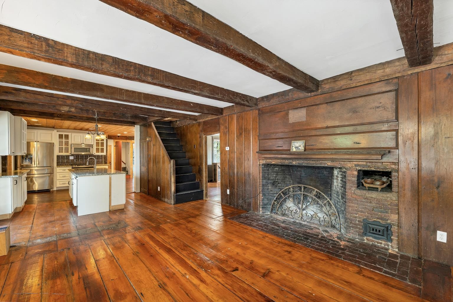 42 Gilford Avenue Property Photo 11
