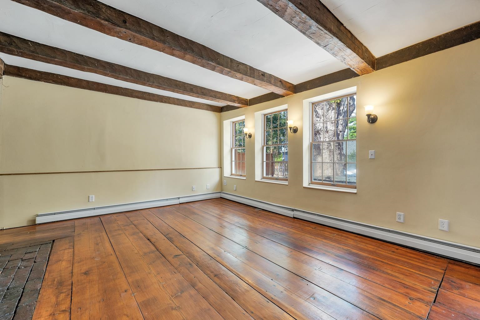 42 Gilford Avenue Property Photo 13