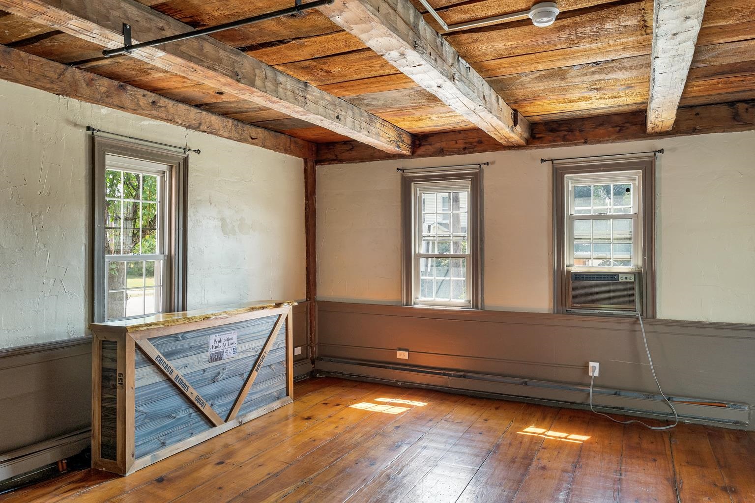 42 Gilford Avenue Property Photo 21