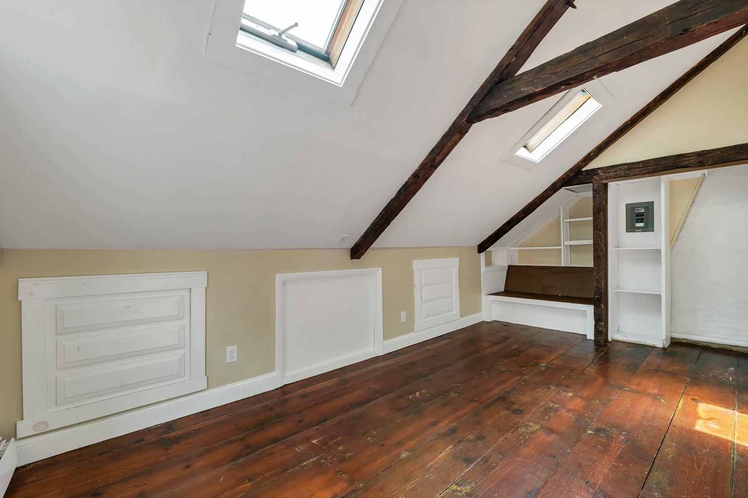 42 Gilford Avenue Property Photo 29