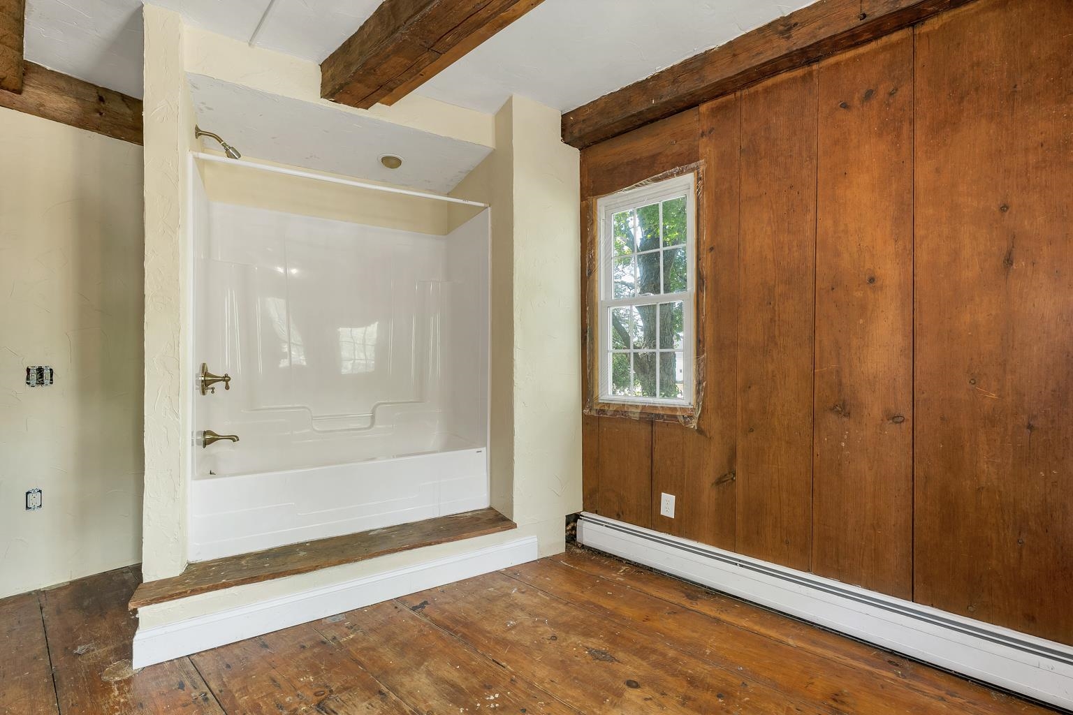 42 Gilford Avenue Property Photo 38